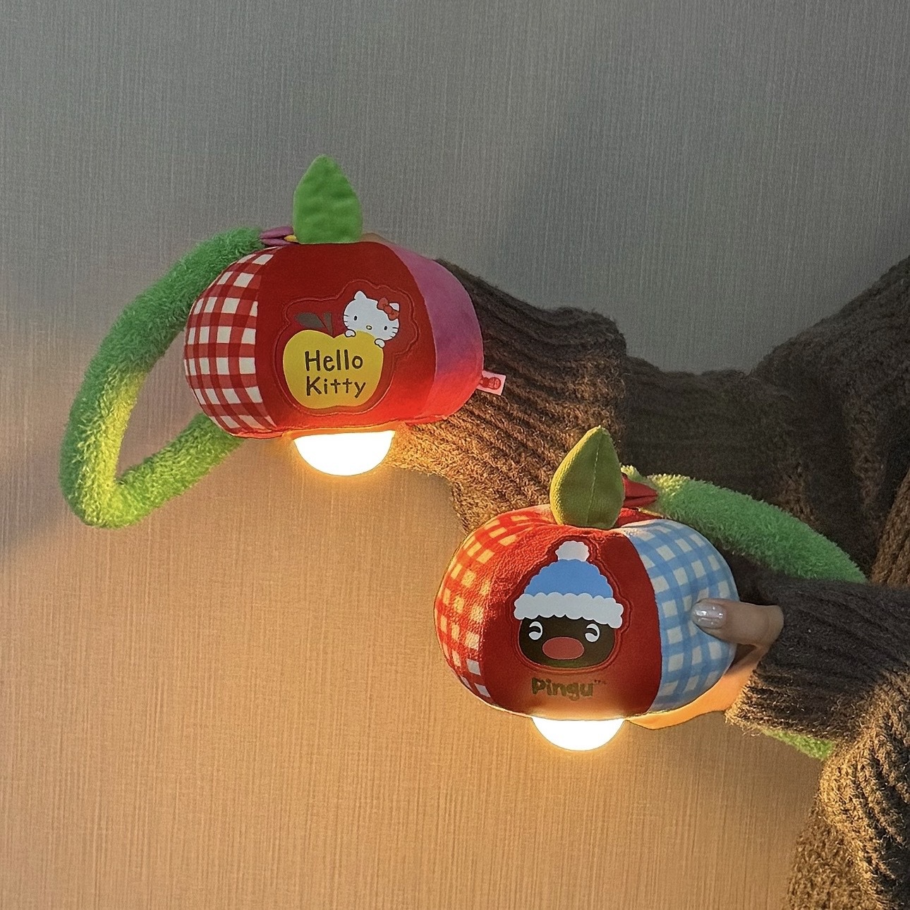 馬克圖布 x HELLO KITTY/PINGU 蘋果 毛絨燈 送禮 裝飾 可愛 夜燈