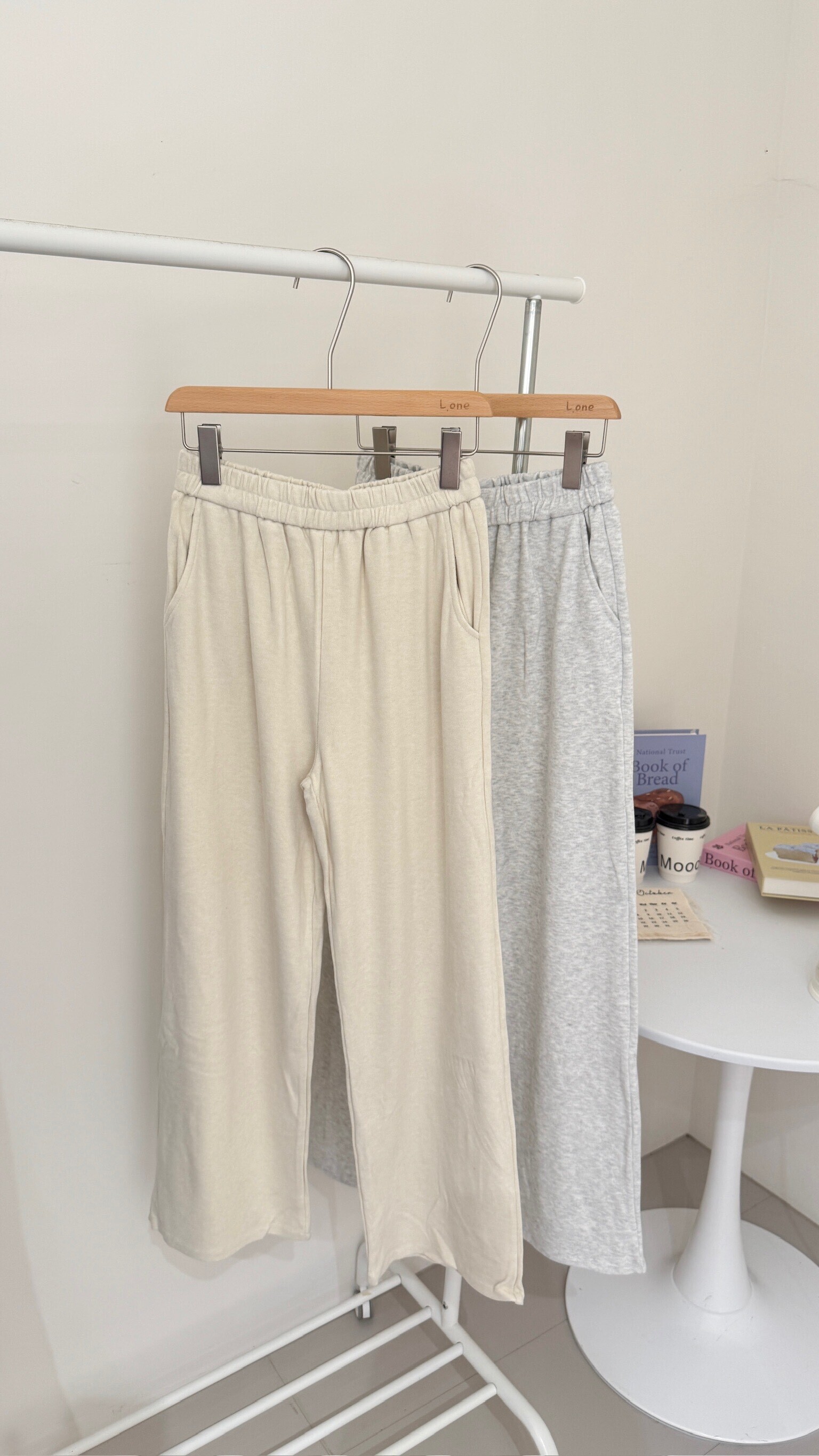 軟綿綿羊絨直筒褲