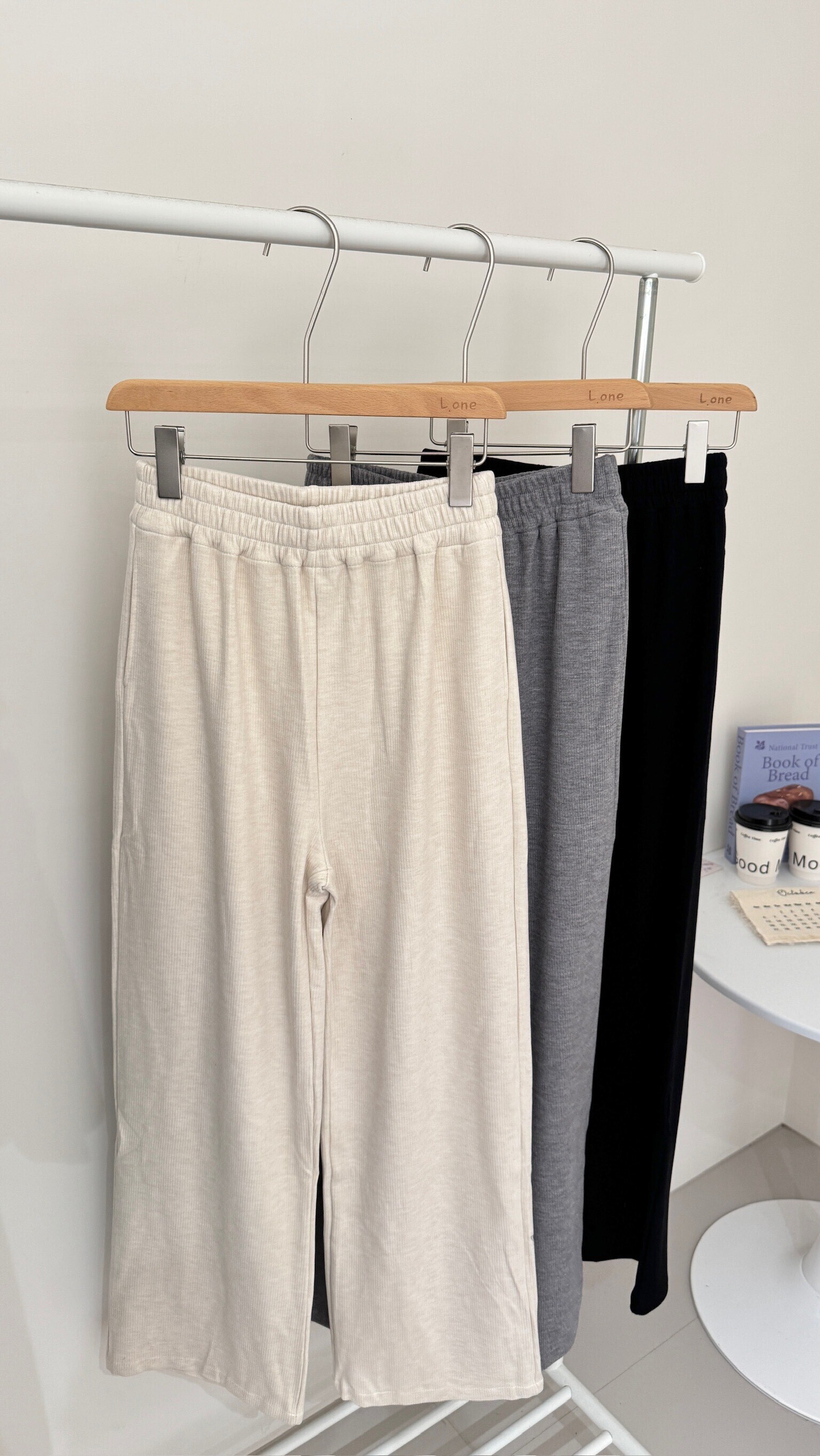 毛呢坑條紋直筒褲