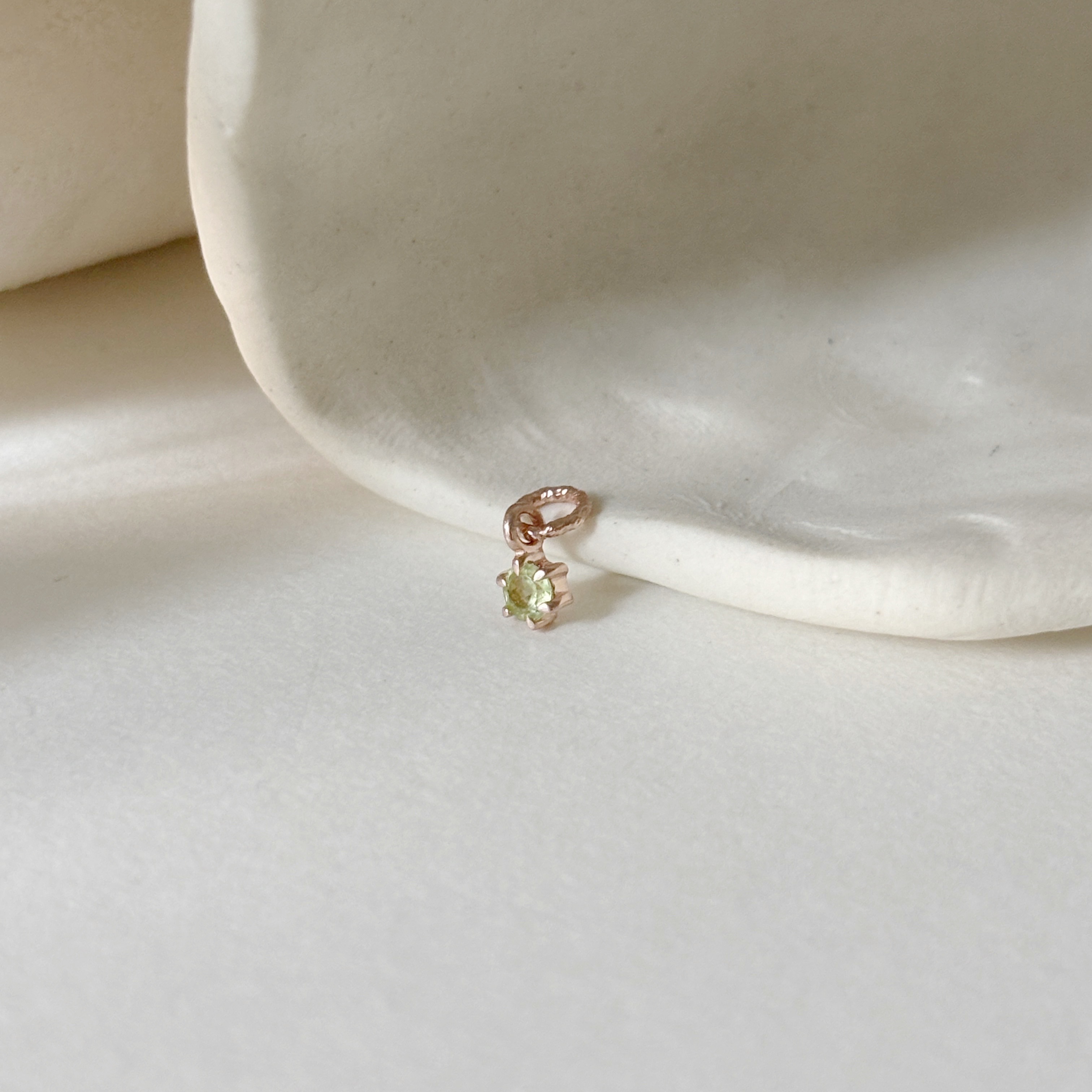 mini六爪橄欖石耳墜