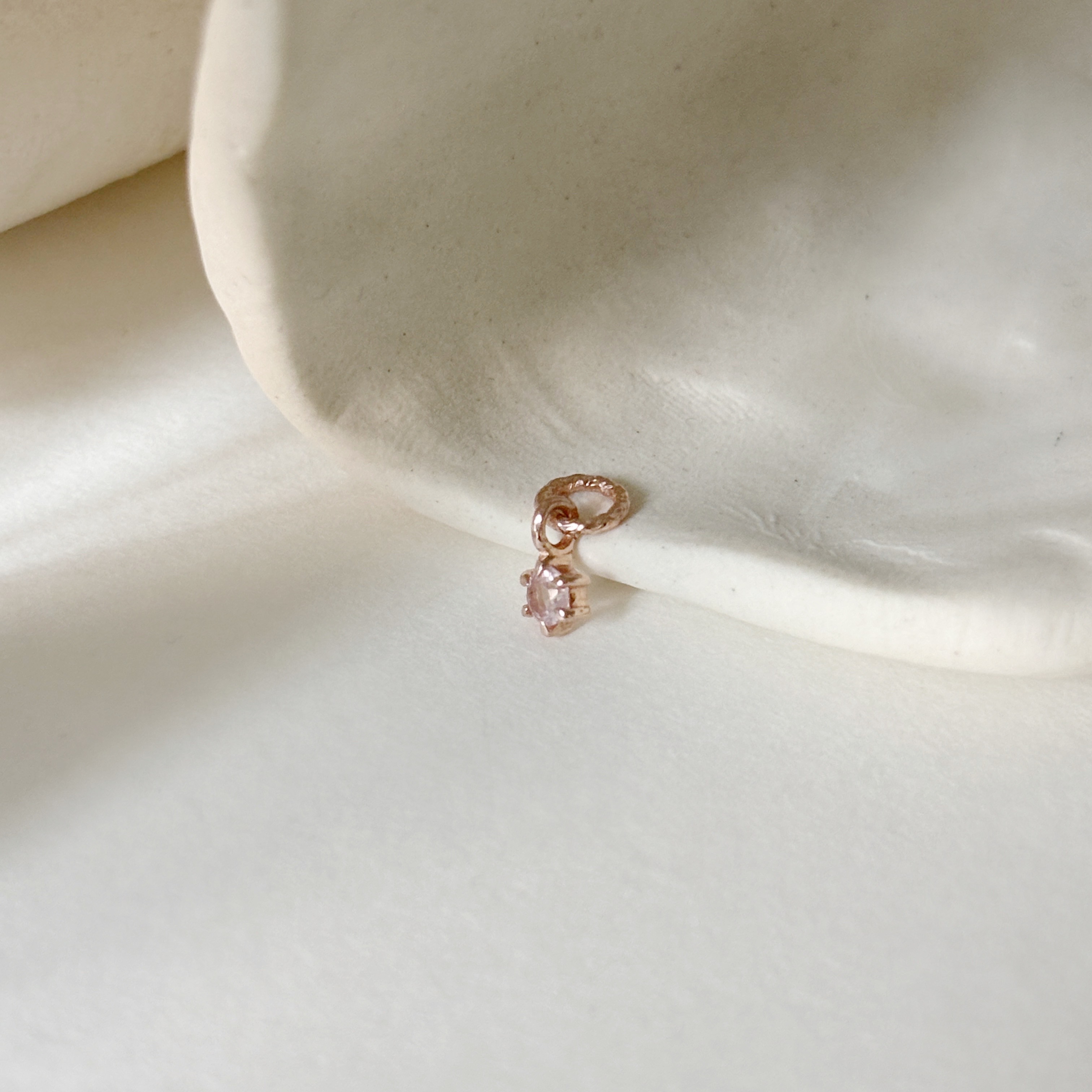 mini六爪粉晶耳墜