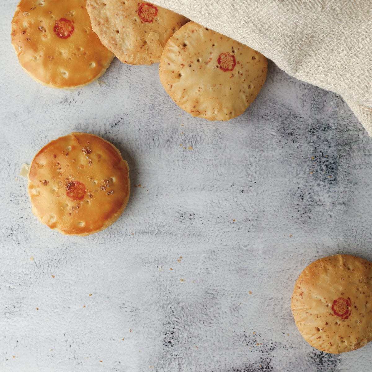 鹽之花太陽餅8入禮盒 (奶蛋素)｜舊振南