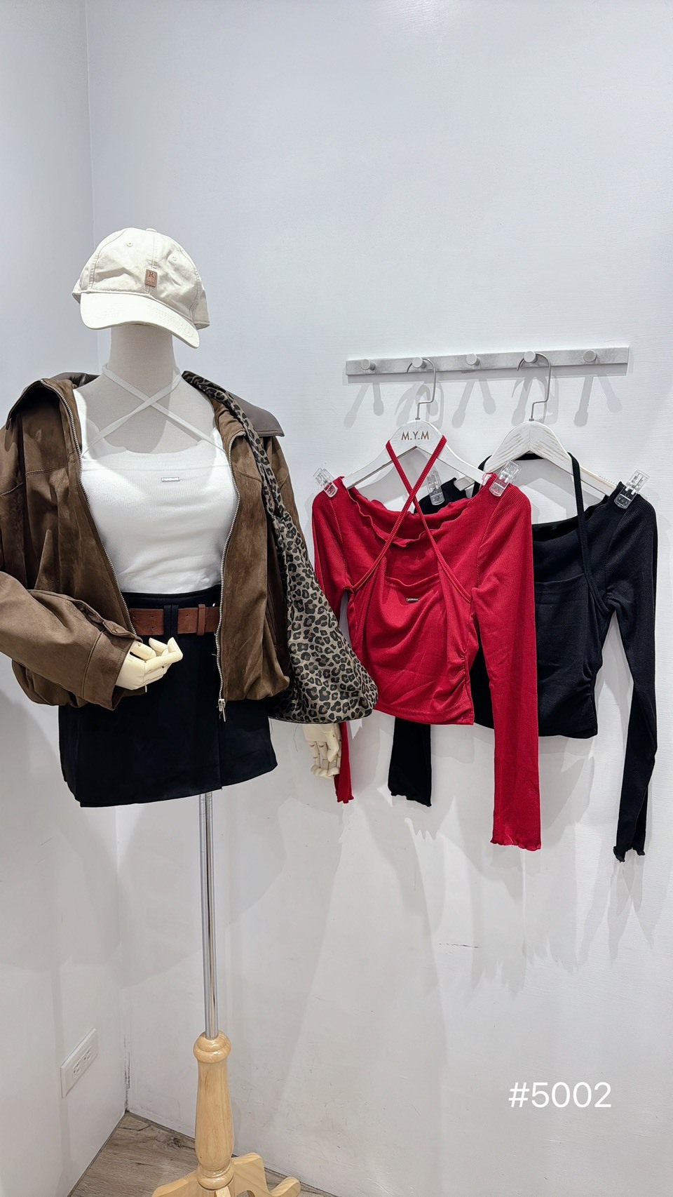 假兩件鐵牌一字領胸墊上衣