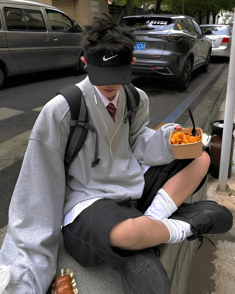 BOXY 美式 休閒 V領 刺繡 學院風 長袖 大學T