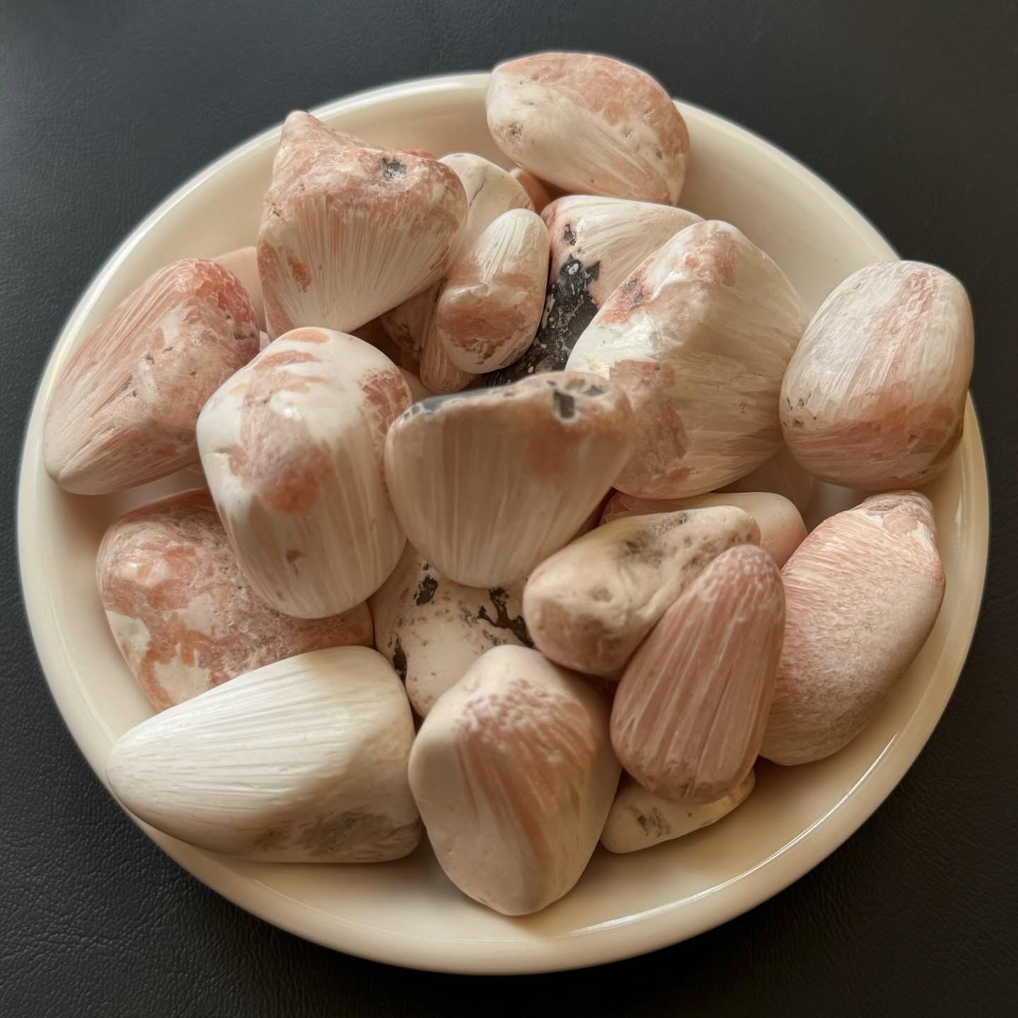 [原石] 橘鈣沸石 水晶滾石