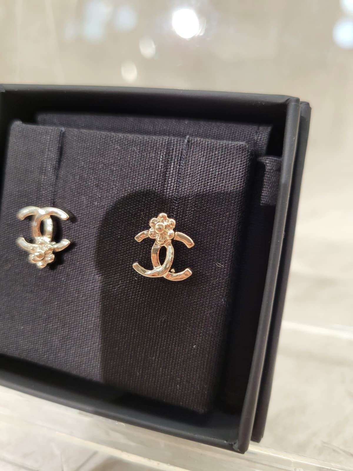 CHANEL ABG791 EARRINGS GOLD FLOWER  1.1CM 淡金 上下不對稱花款 耳環