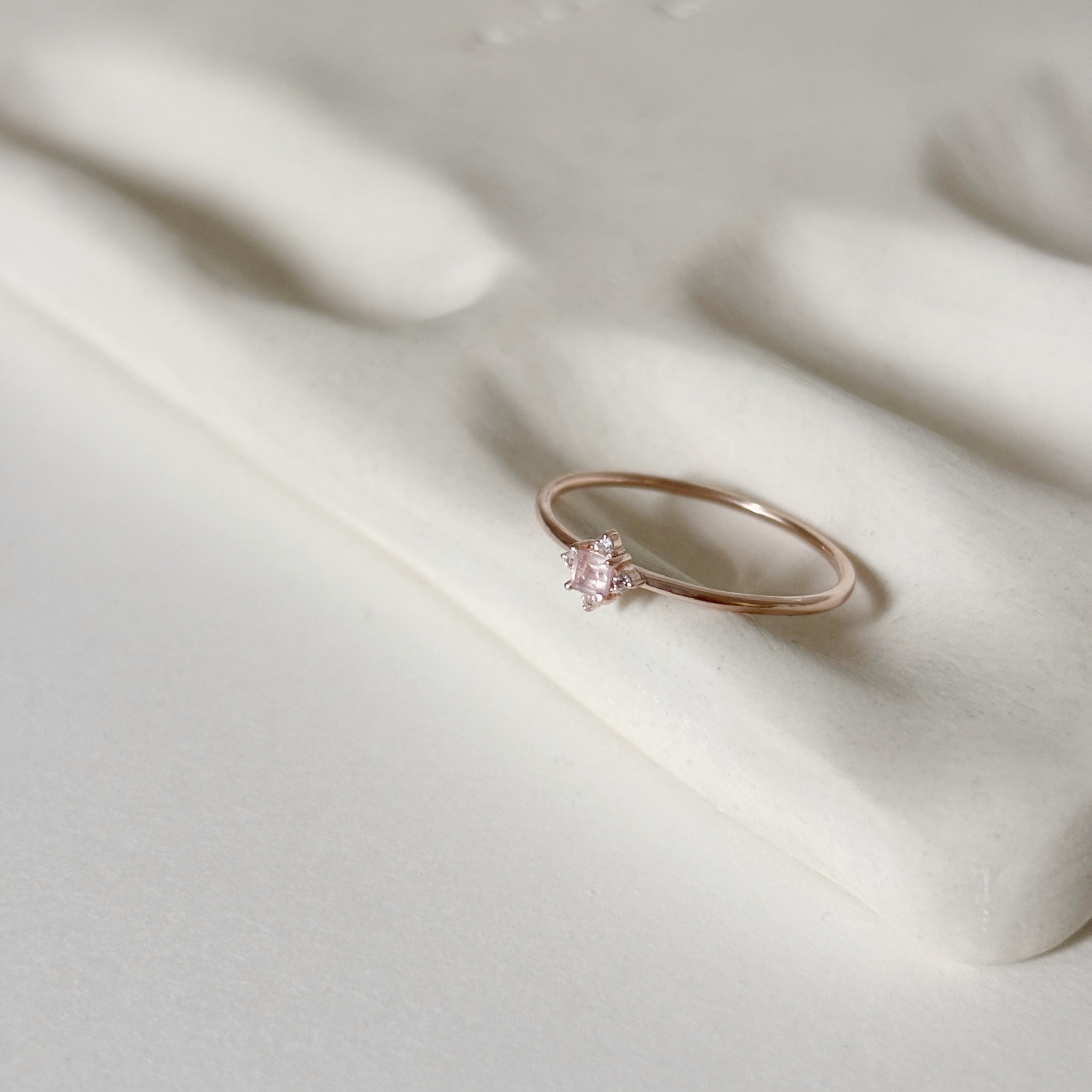 小窗花粉晶戒指