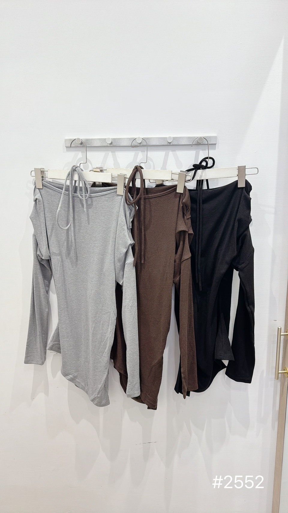 一字領假兩件下開岔棉料衣