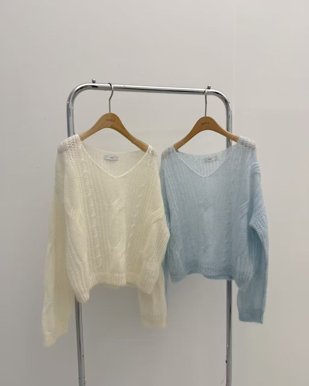 HA5231 V領麻花薄針織上衣