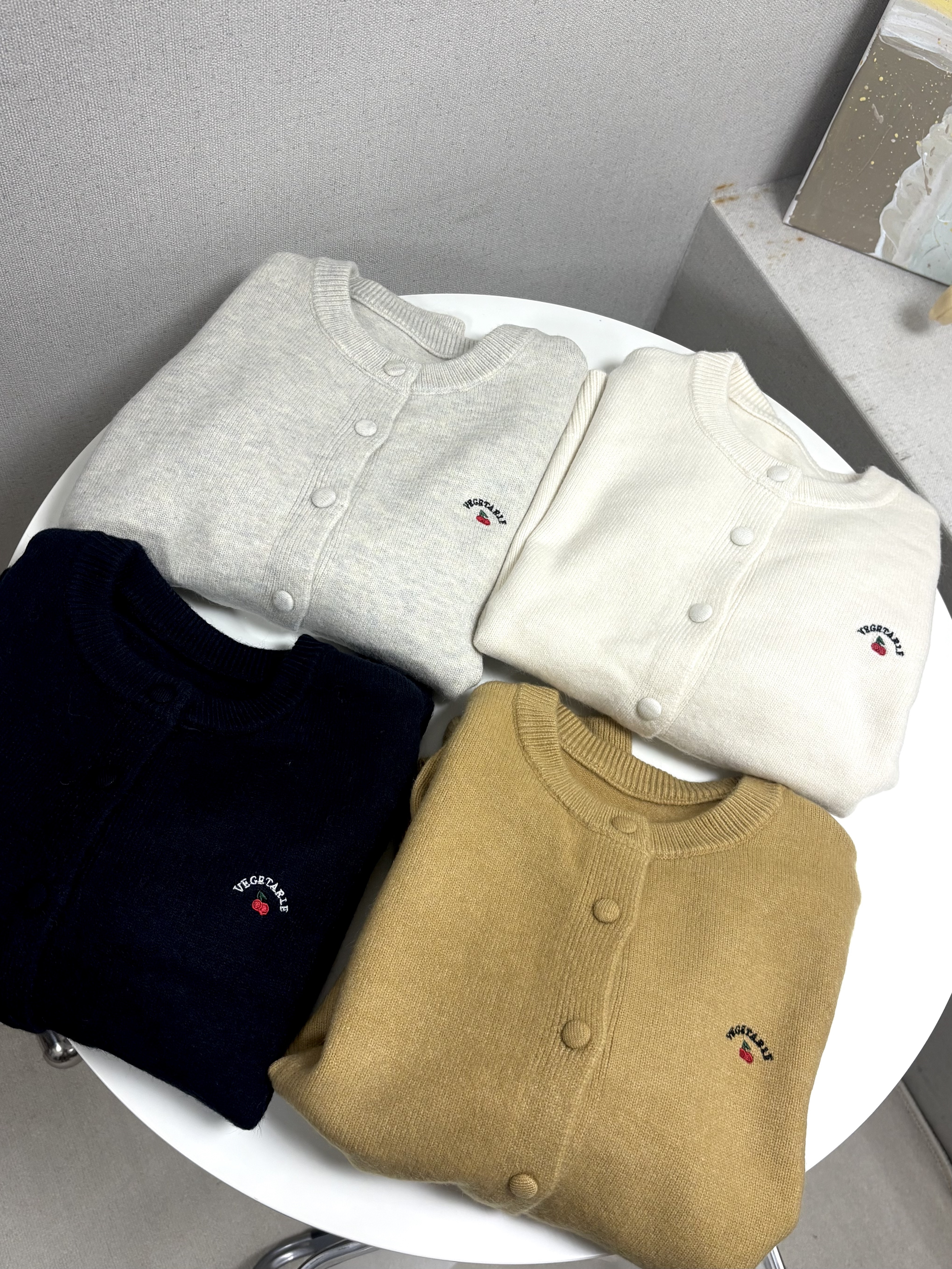 |現貨|櫻桃刺繡圓領針織毛衣(4色)