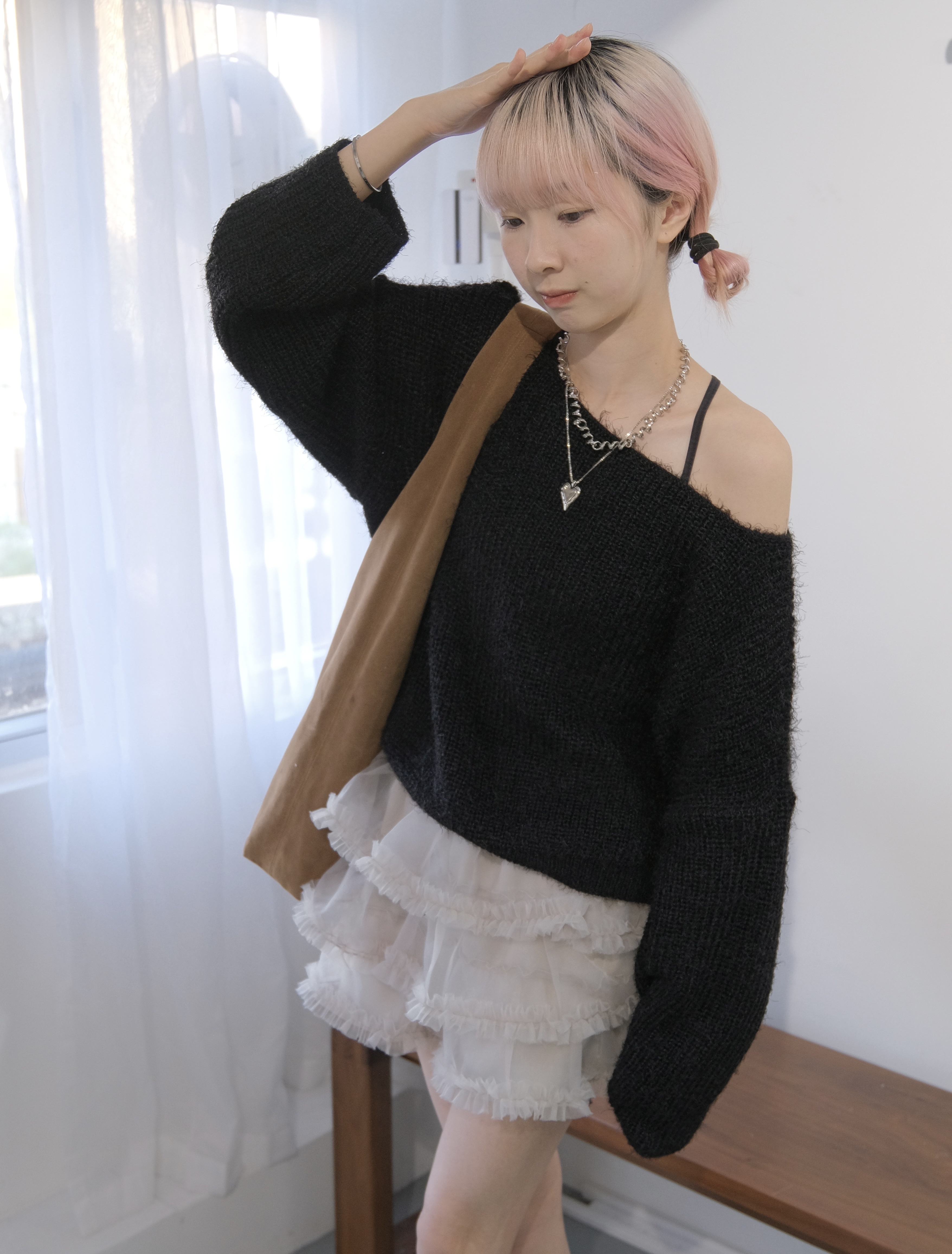 閃閃斜肩毛粒Top