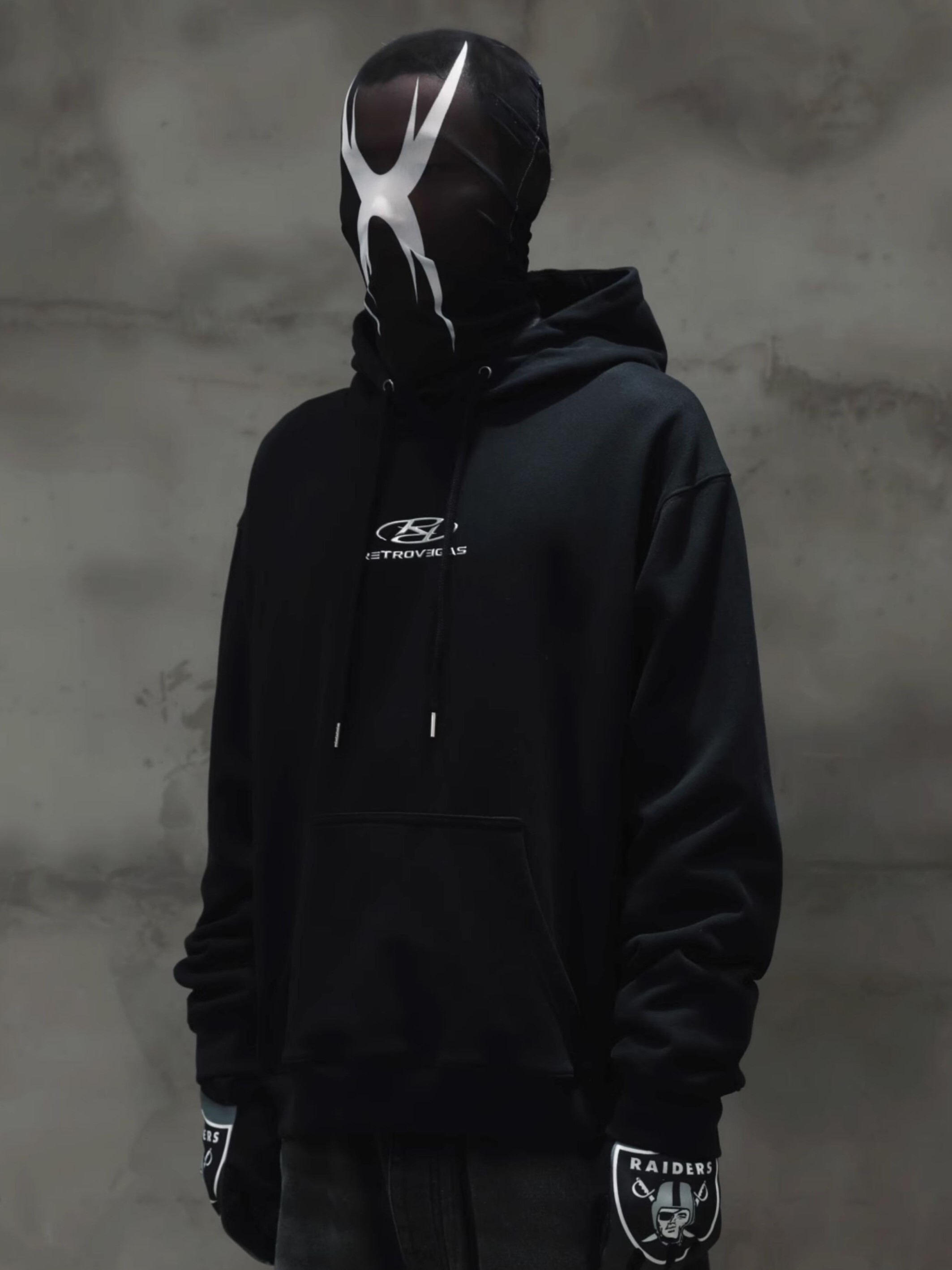 RTVG 胸前基礎銀Logo 前口袋 連帽抽繩 帽T