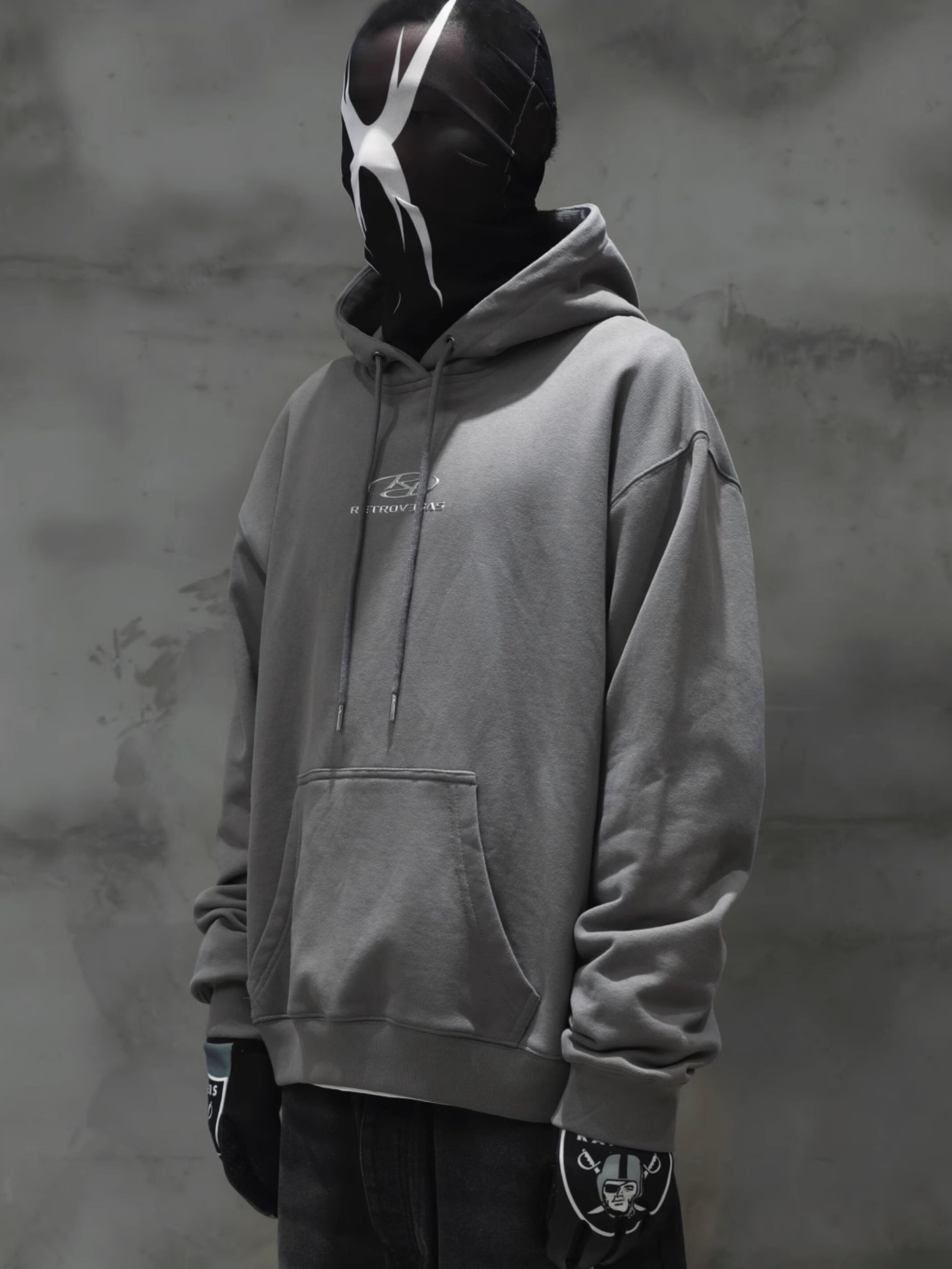 RTVG 胸前基礎銀Logo 前口袋 連帽抽繩 帽T