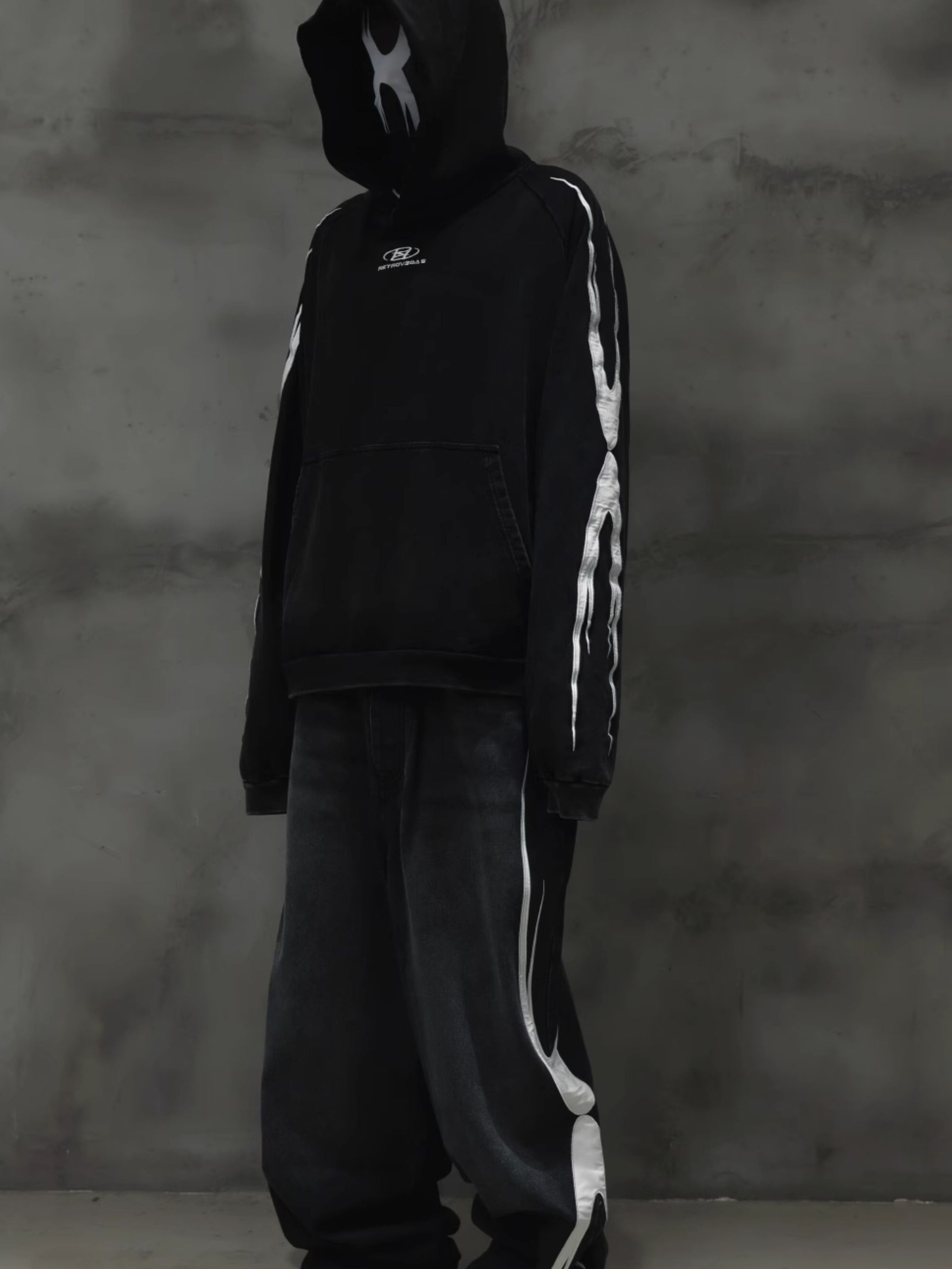 RTVG 胸前刺繡Logo 做舊水洗黑 帽T