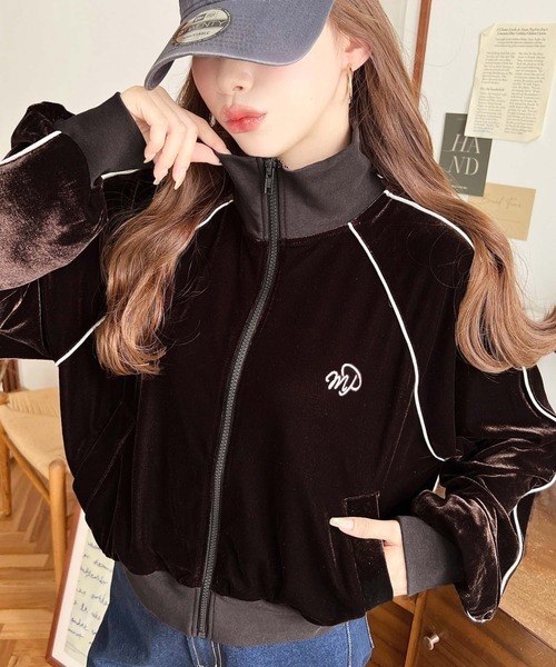 日本🇯🇵連線 Moment+ 刺繡線條絲絨運動外套 外套 運動外套 絲絨 短版 長袖 4色(任買兩件711免運)/預購