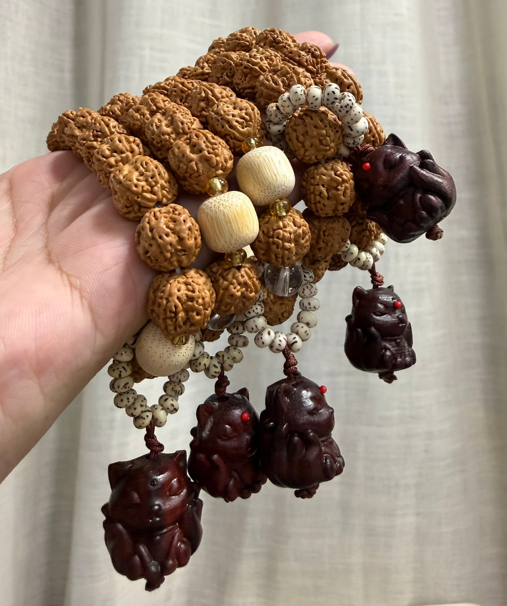 251110 - D39 金剛菩提紅檀木九尾狐星月菩提跑環手串（五條經綠檀木版）