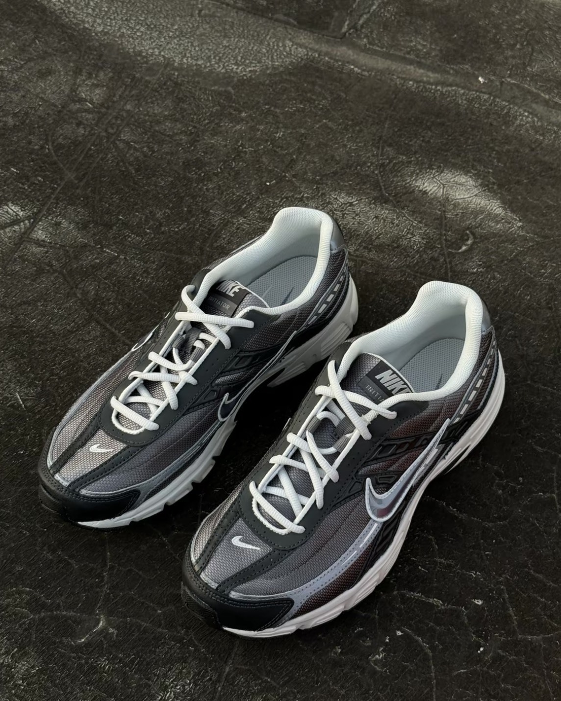 <帥>Nike Initiator 緩震 復古 黑灰