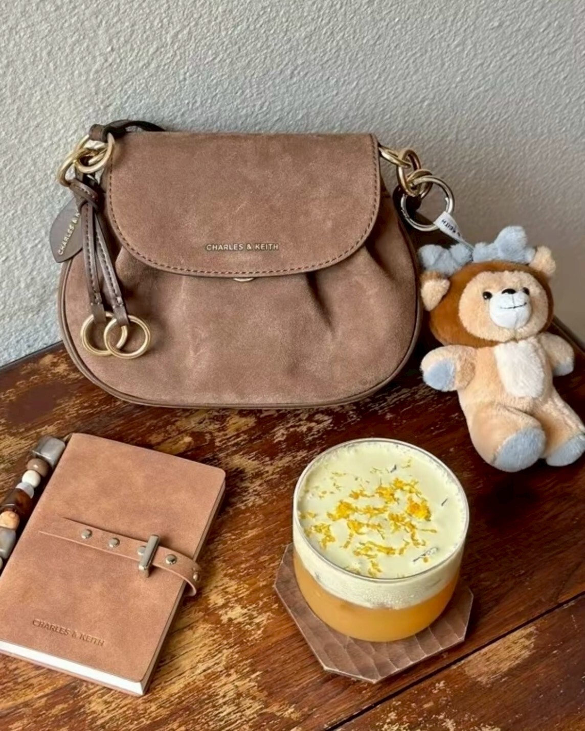 CHARLES & KEITH 小CK 翻蓋式 復古 麂皮 皮革 肩背包 手提包 共3色