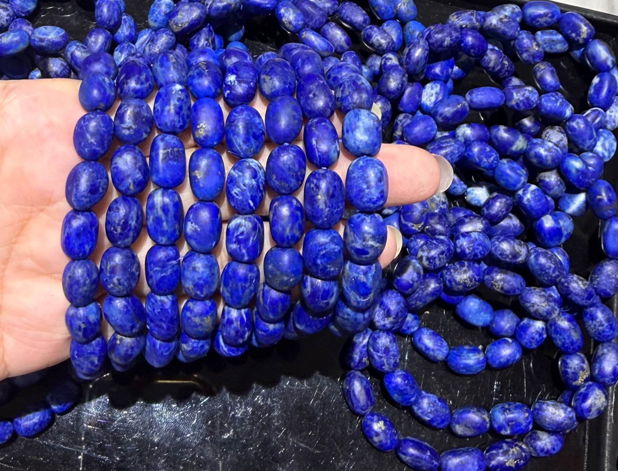 251110 - D54 原礦青金石磨砂糖豆手串