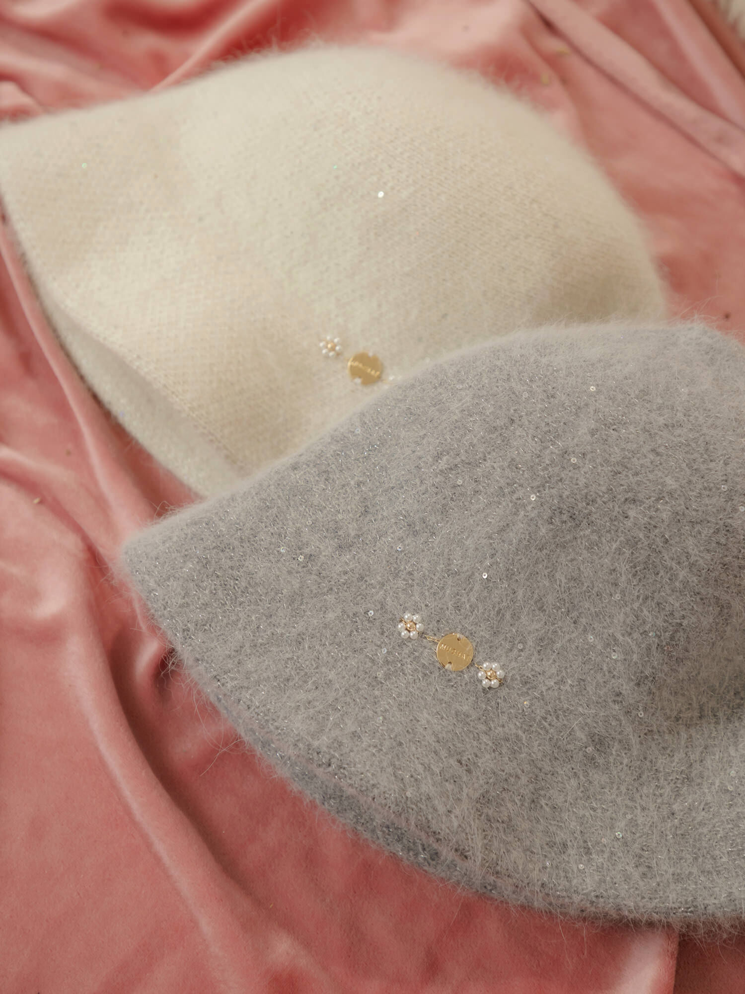 吹蠟燭吃蛋糕。MUCHAT手作珠花編織漁夫帽 (灰)