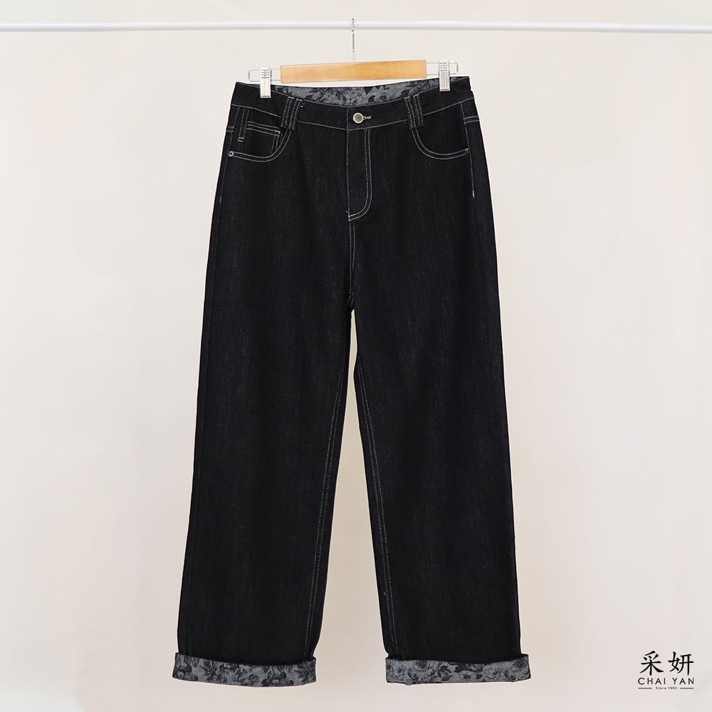 內層滿版花朵直筒牛仔長褲