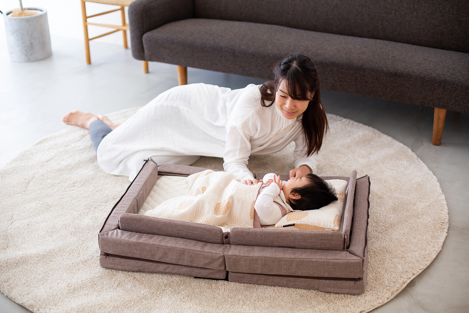 嬰兒頭型矯正別等了！了解何時固定，用3方法把握調整關鍵期