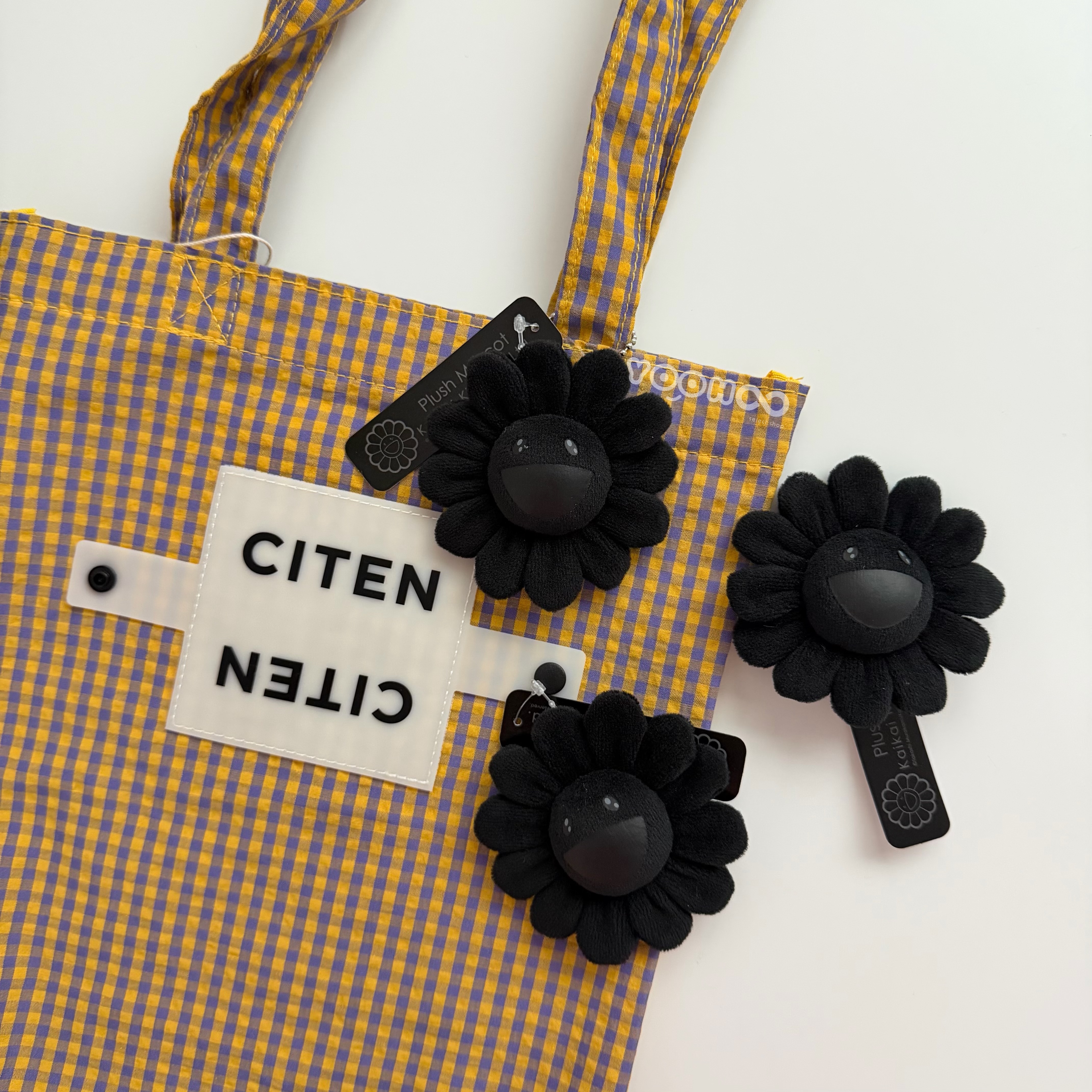 現貨┃日本 村上隆 Takashipom Kaikaikiki 全黑 黑魂 小花 吊飾