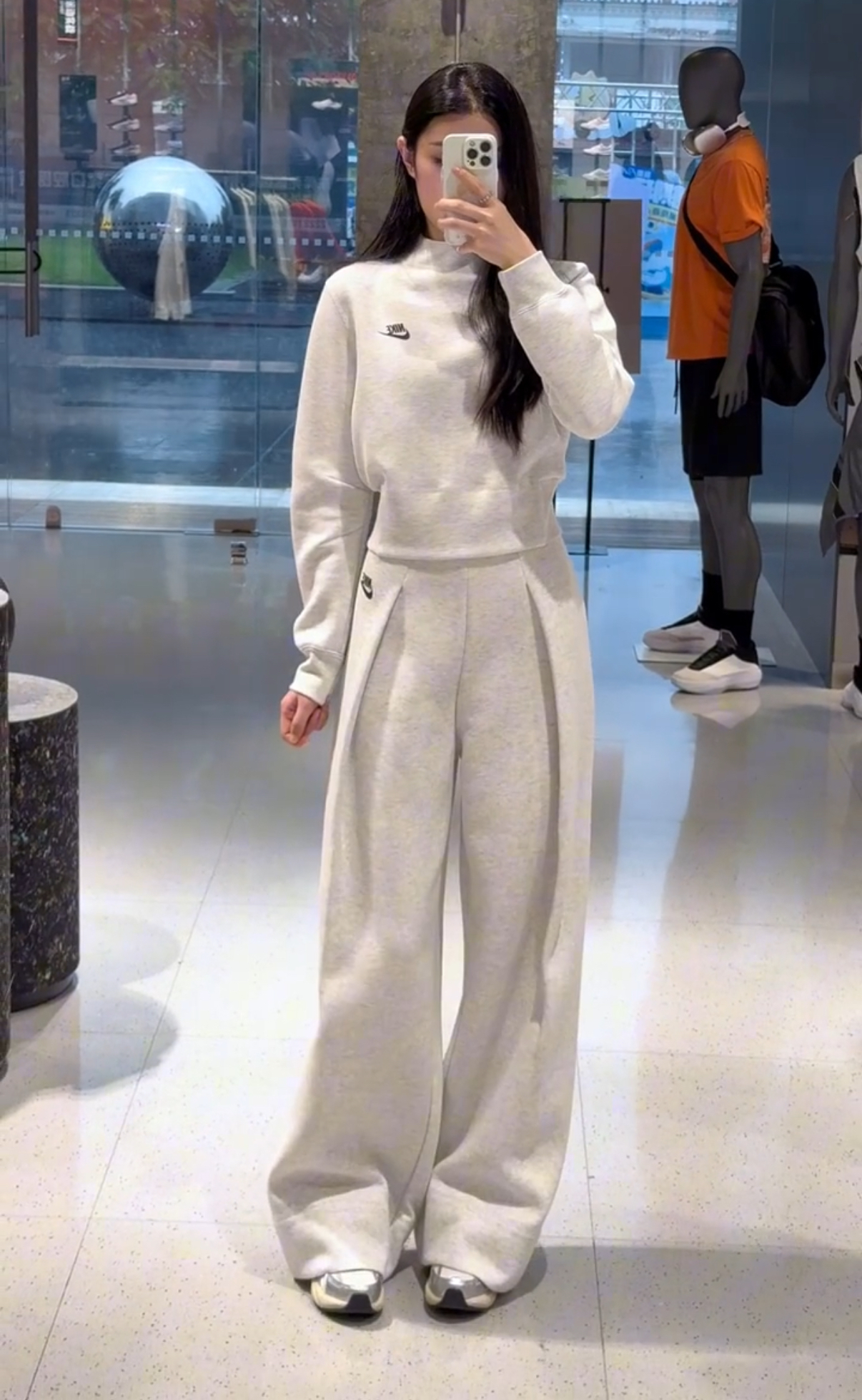 Nike Sportwear Tech Fleece 淺灰色套裝 灰色 高腰闊腿褲 半高領 短版大學T 太空棉 寬鬆 寬褲 棉長褲 針織上衣 女款/預購