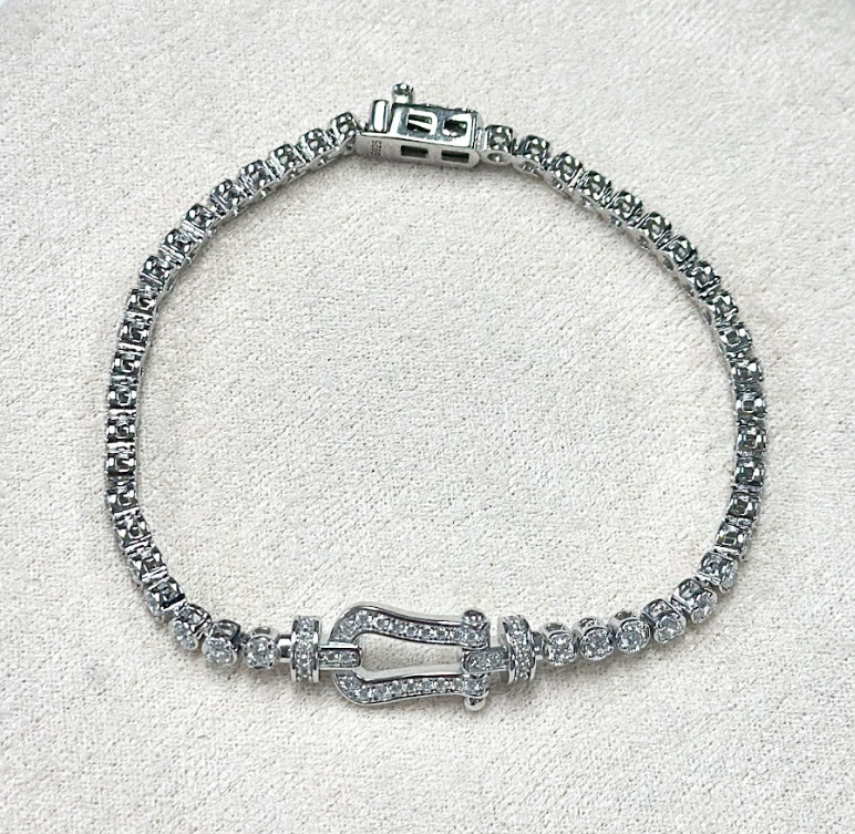 AM01 S0174 馬蹄扣手鏈 17cm $398