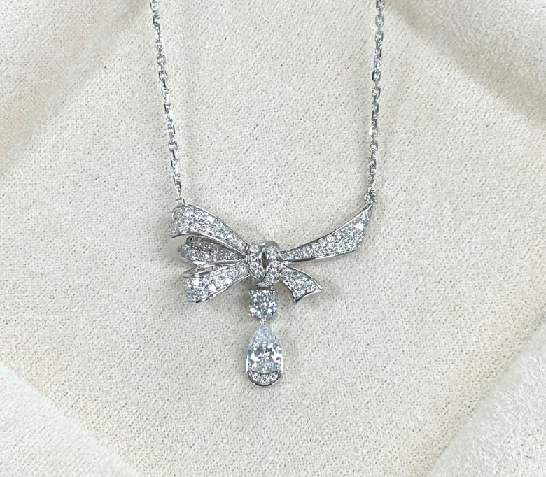 AM05 A6705 蝴蝶結頸鏈45cm（調節扣）$380