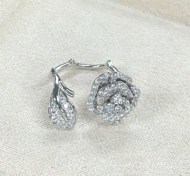 AM06 A4517玫瑰花開口戒指 $380