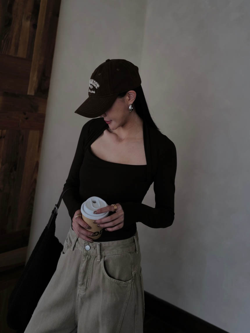 方領露鎖骨修身拇指洞上衣*4色