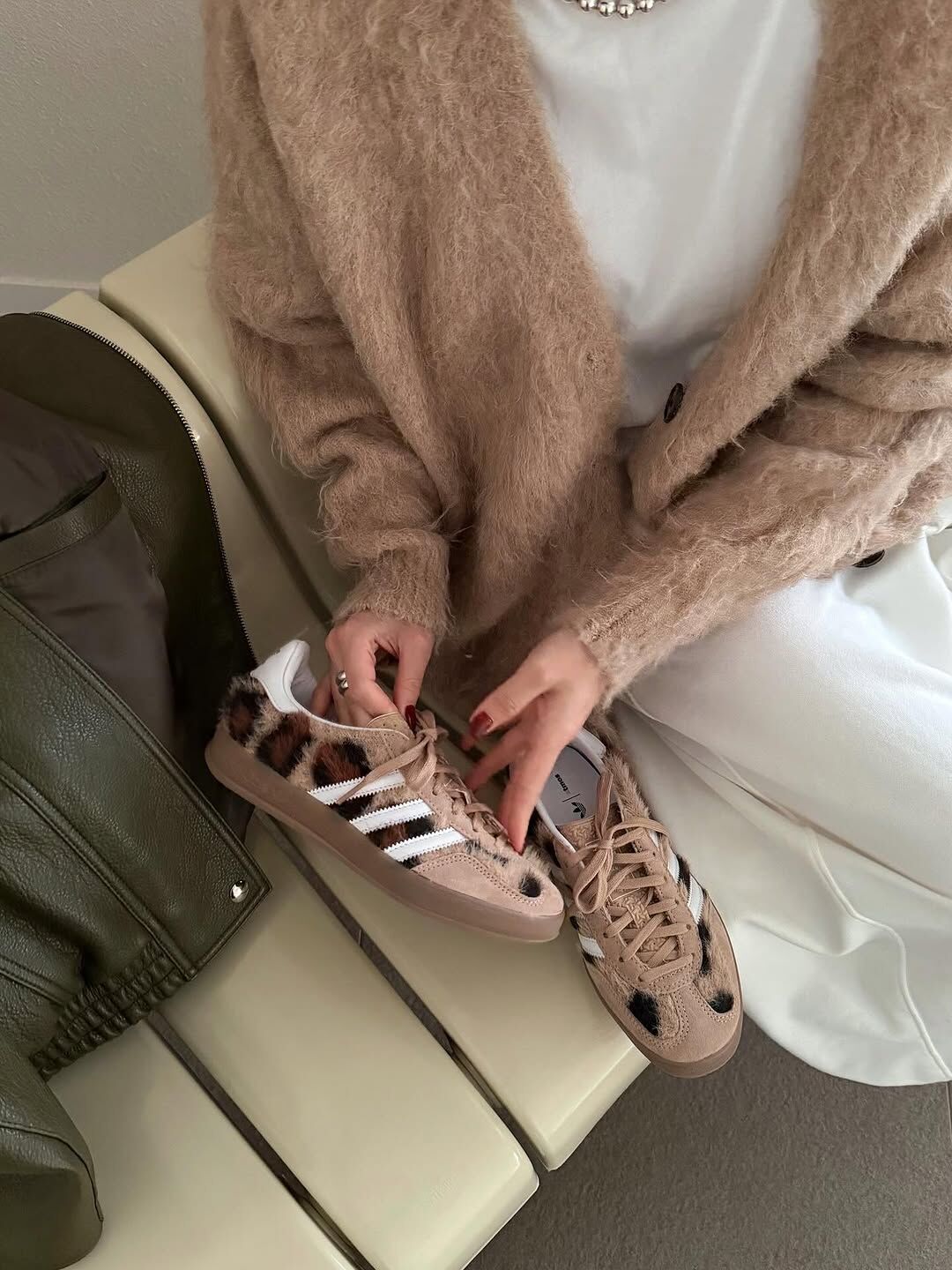 atmos Pink X ADIDAS GAZELLE INDOOR 絨毛豹紋 奶茶色 大地色 焦糖底 男女鞋 JS4599 / 預購