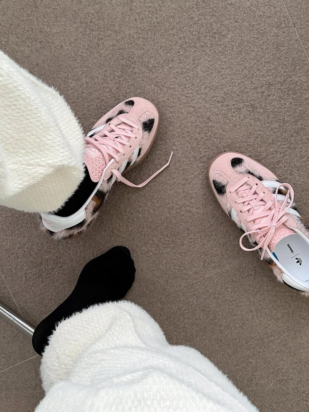 atmos Pink X ADIDAS GAZELLE INDOOR 絨毛豹紋 淡粉 櫻花粉 焦糖底 男女鞋 JS4600 / 預購