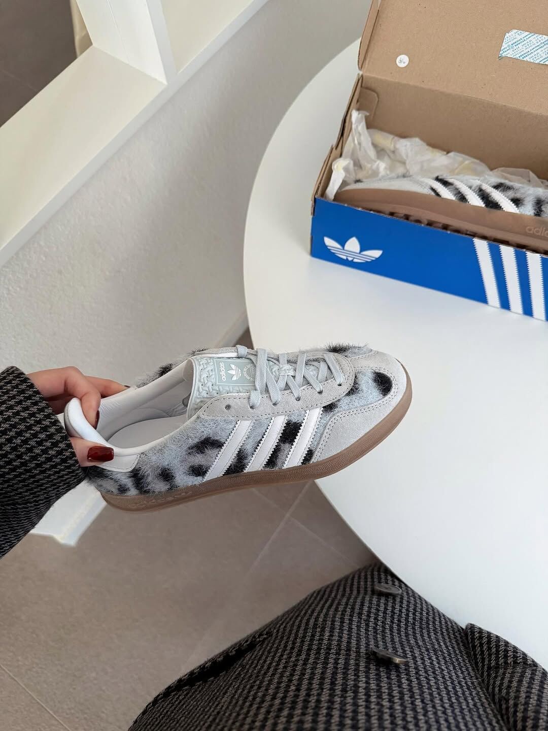 atmos Pink X ADIDAS GAZELLE INDOOR 絨毛豹紋 灰藍 灰白 焦糖底 男女鞋 JS4598 / 預購