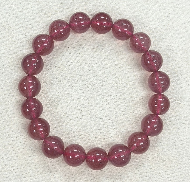 B28 草莓晶手串10mm+ $288