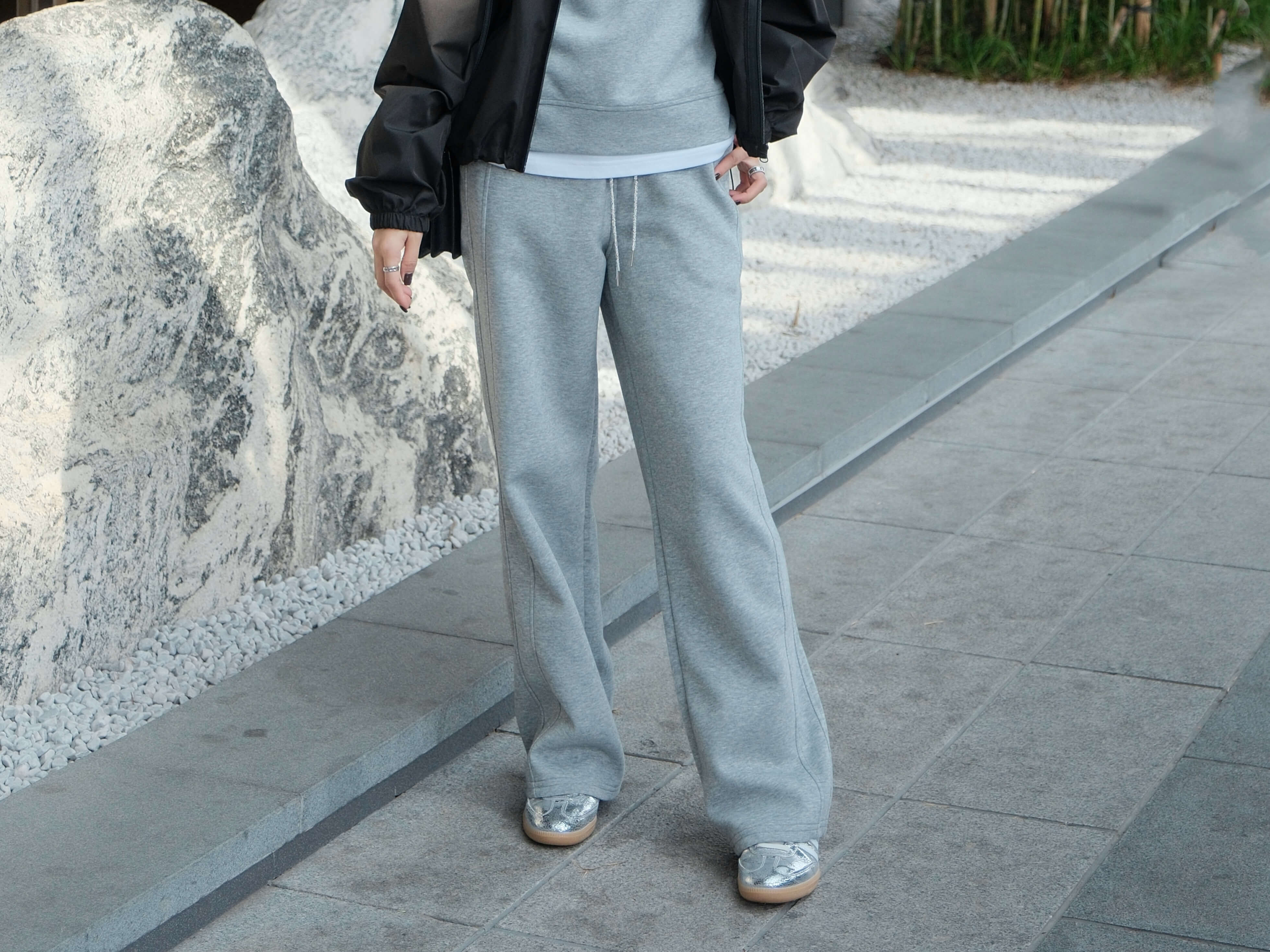 Crystal-Embellished Waist Details Sweatpants_PT2511L39