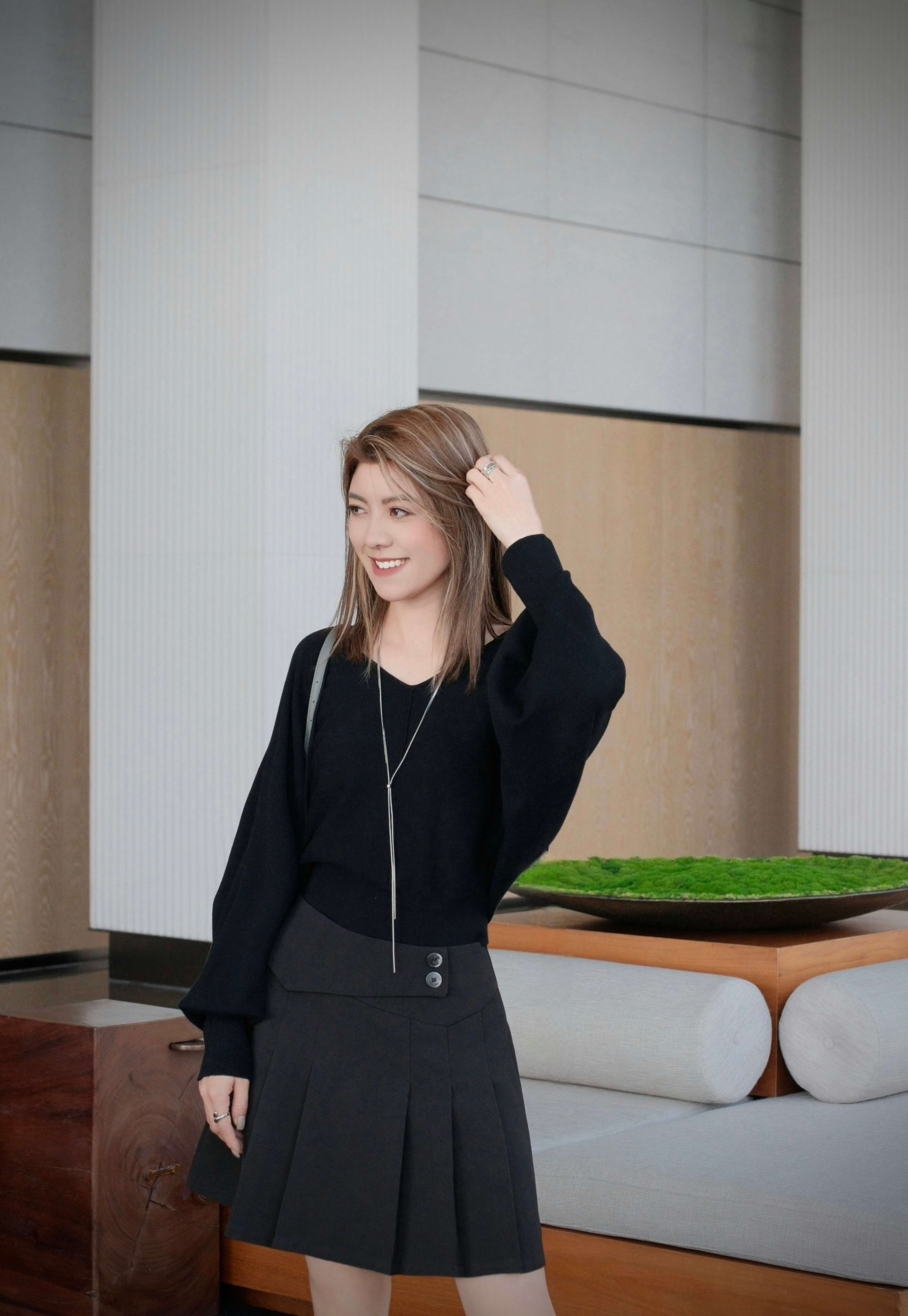 Balloon Sleeve Cropped Sweater_KN253L16