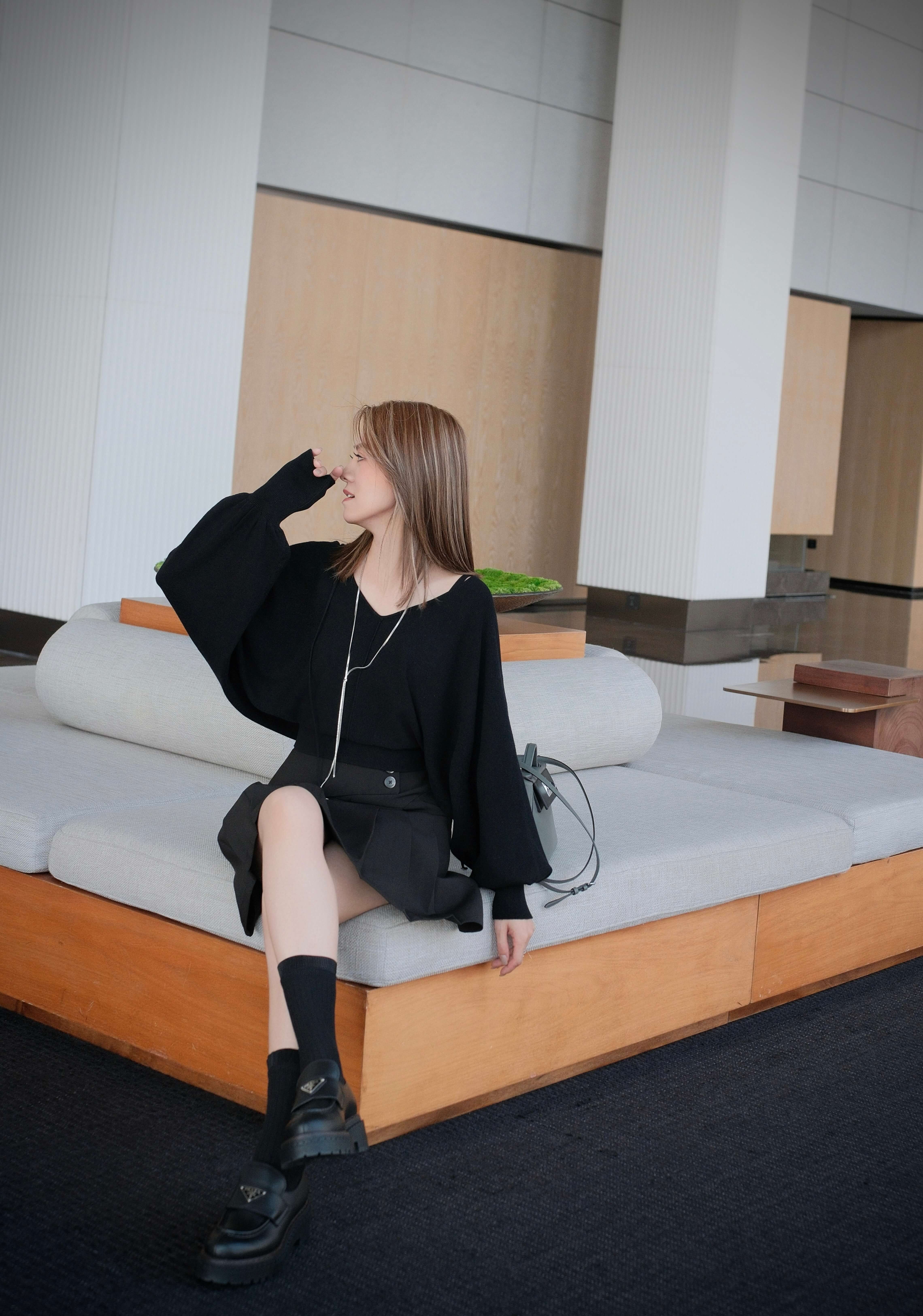 Balloon Sleeve Cropped Sweater_KN253L16