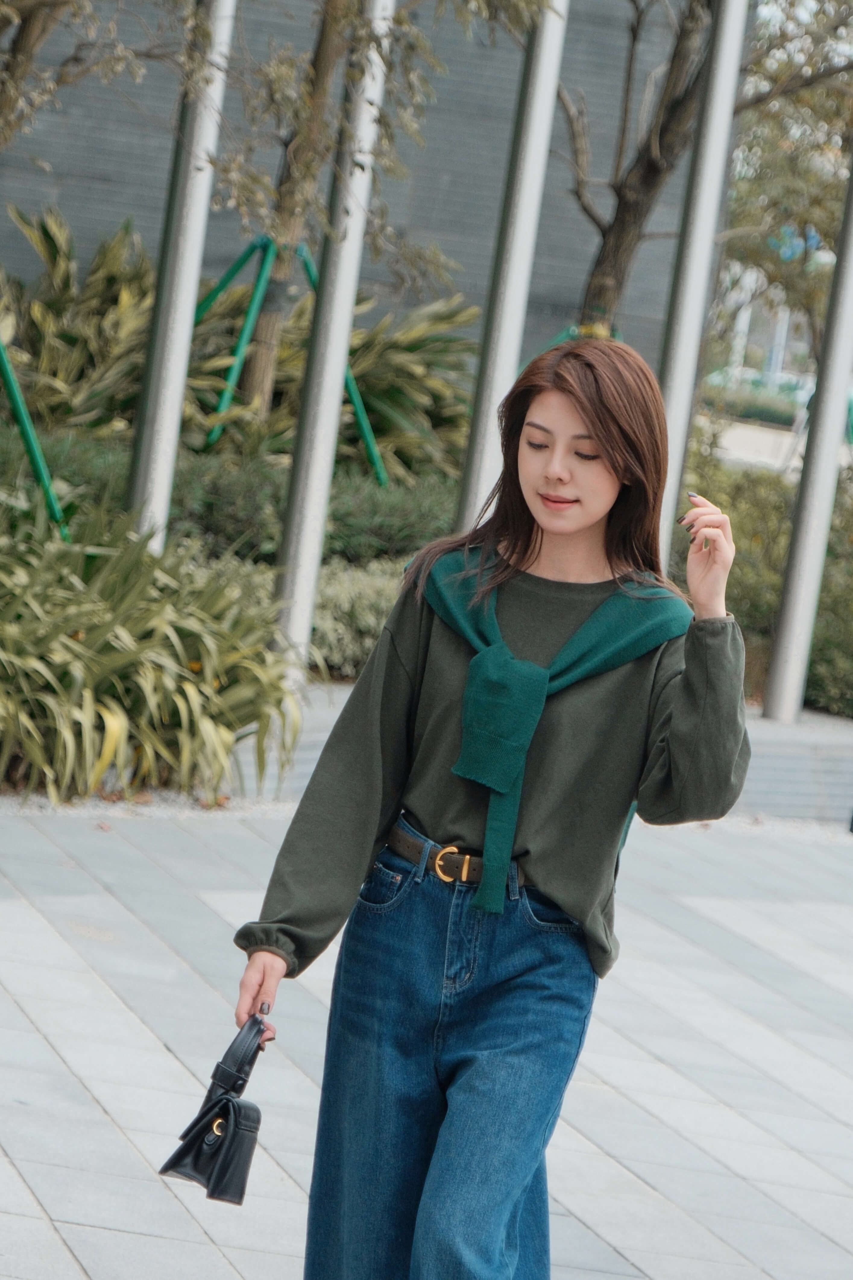 Scarf Boxy Ruched Sleeve Tee_TP2512L22