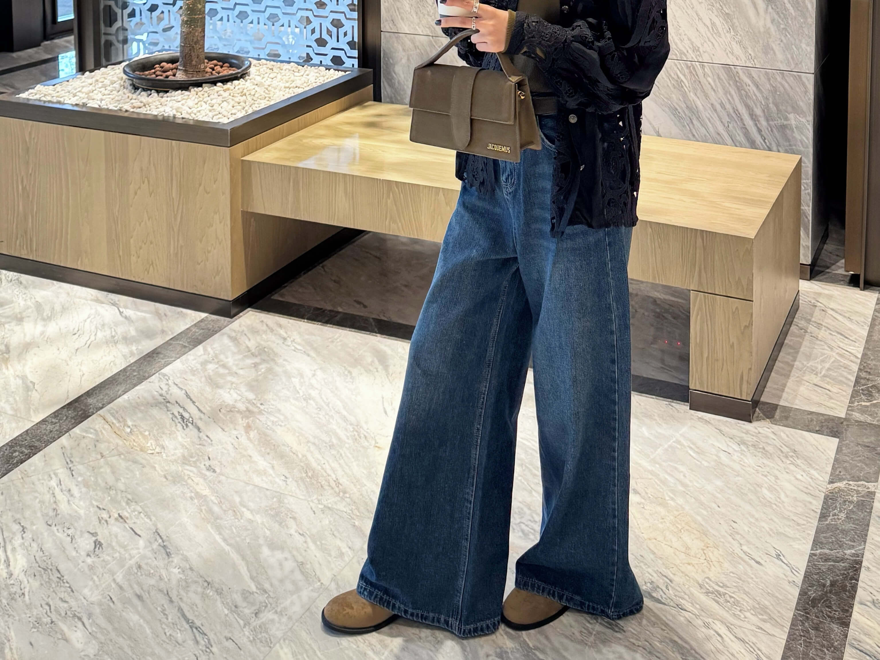 Faded High-Rise Wide-Leg Jeans_JE244L13B