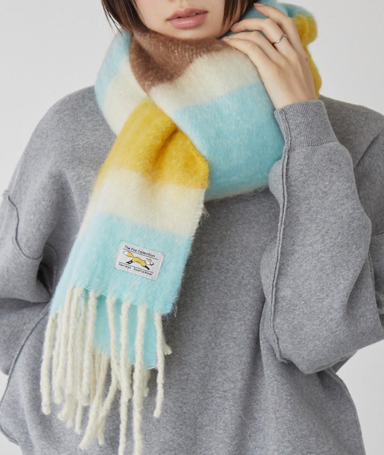 【預購】JN111101 PENNEYS THE FOX 標誌標籤寬邊圍巾