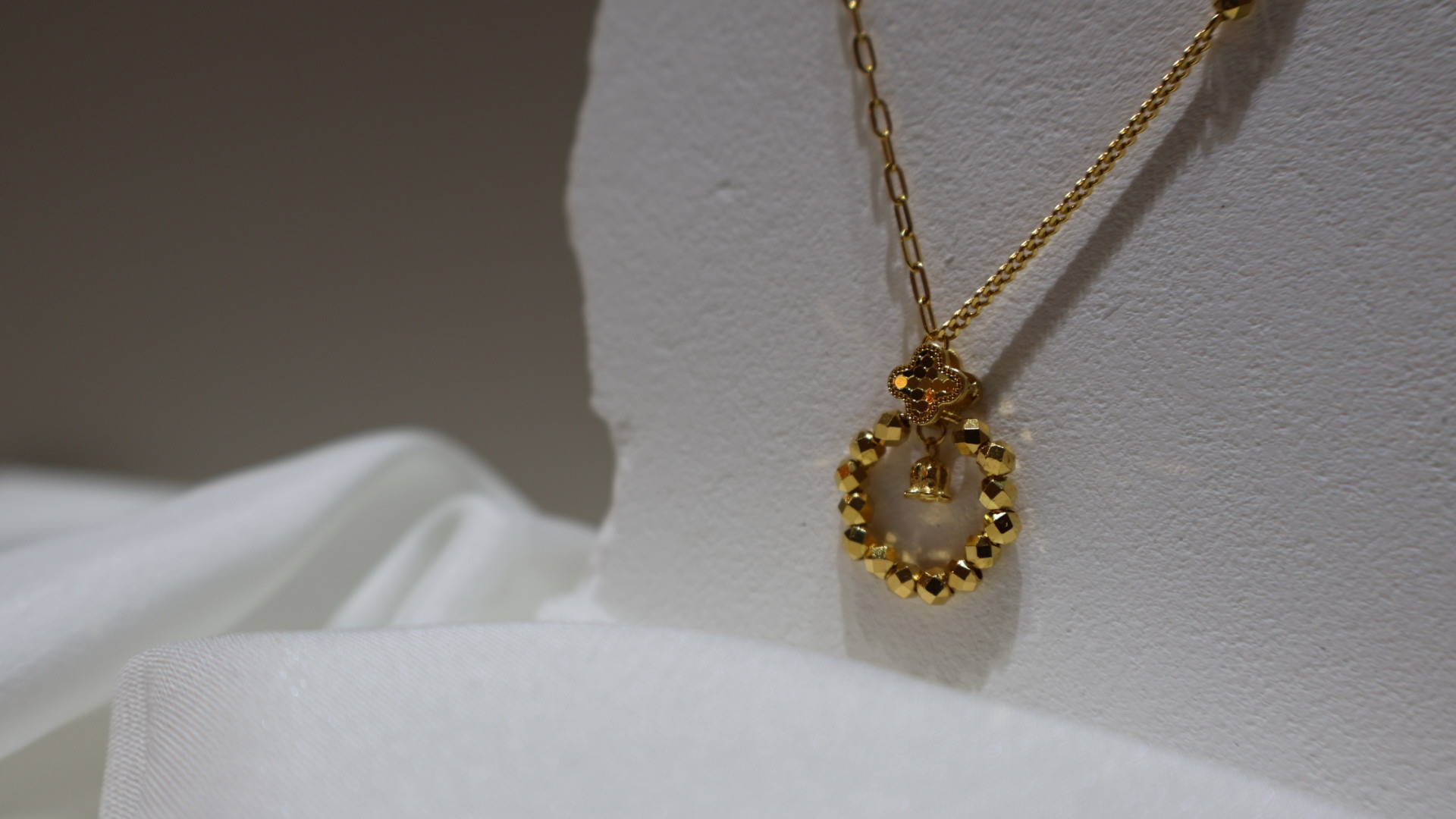 幸運花環金項鍊