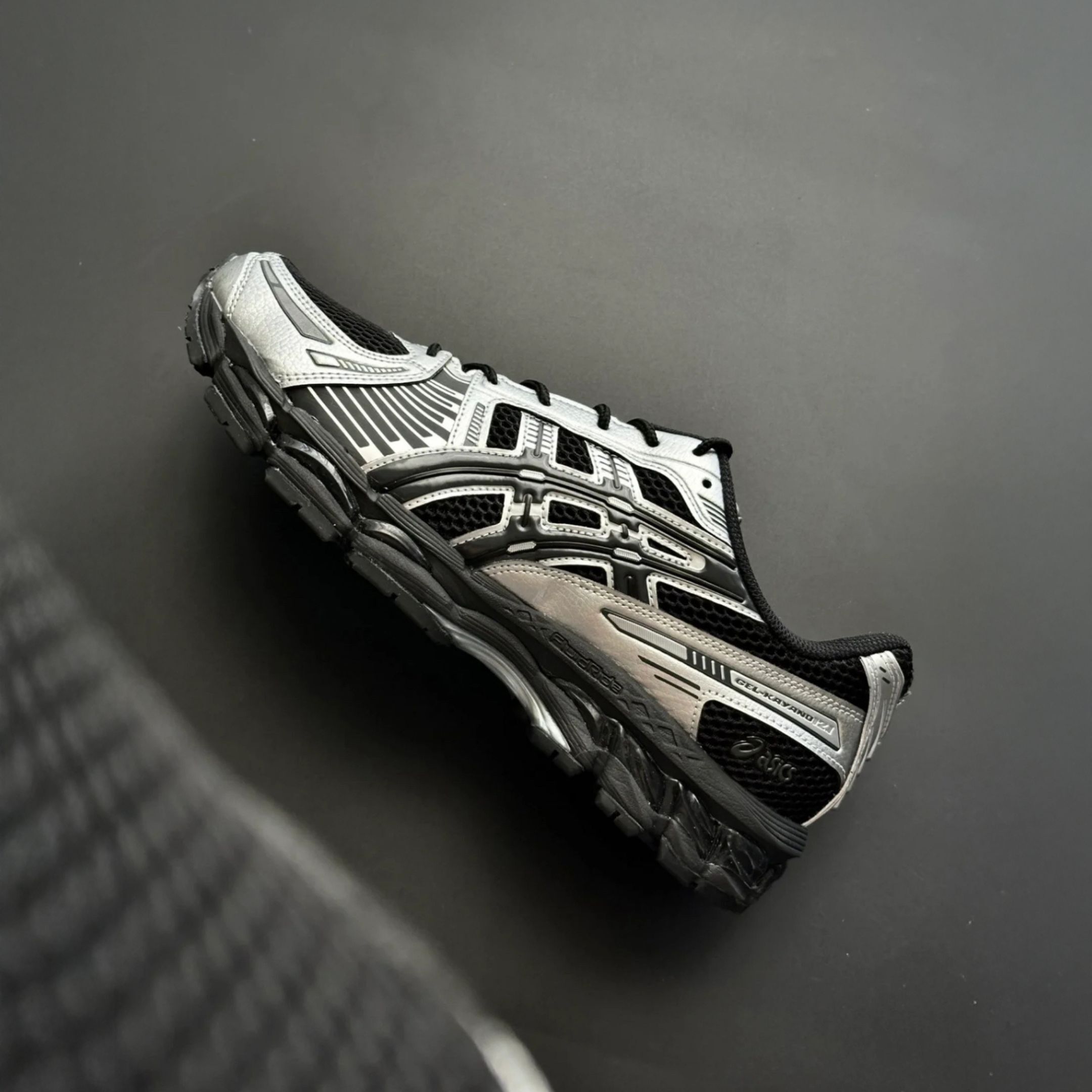 NICEDAY 代購 Asics GEL-KAYANO 12.1 銀黑 黑銀 金屬銀 亮面 復古 未來 科技 1203A759-001