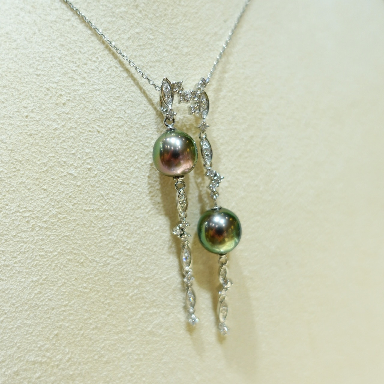 18K金大溪地黑珍珠鑽石套鍊 - 夢雨珠簾