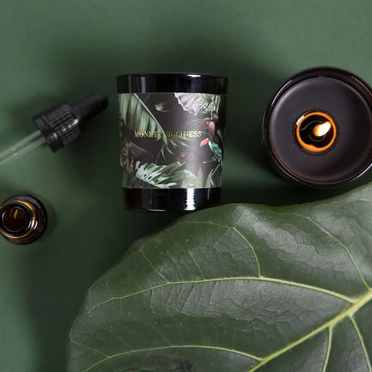 VICTORIAN-Monkey Business 香氛蠟燭,葡萄柚與芒果,營造森林中的香氣及氛圍