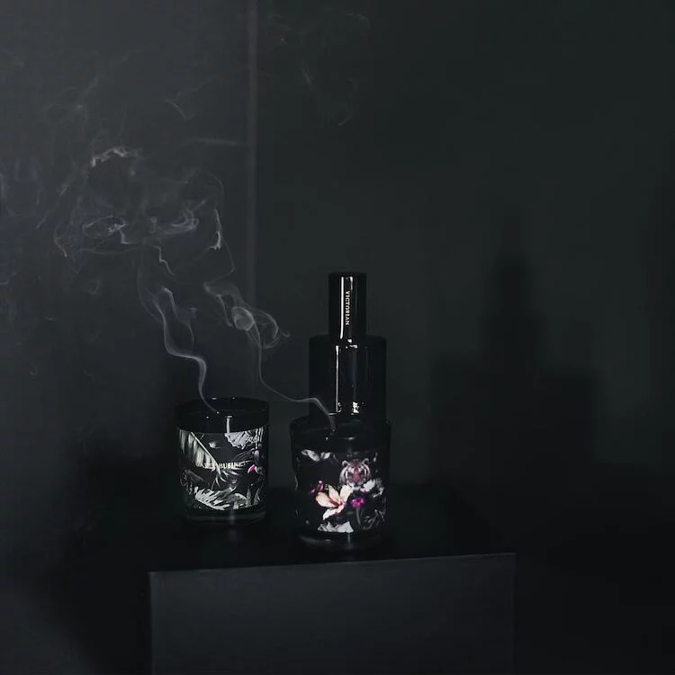 VICTORIAN-Monkey Business 香氛蠟燭,淡淡輕煙,讓空間充滿香氣