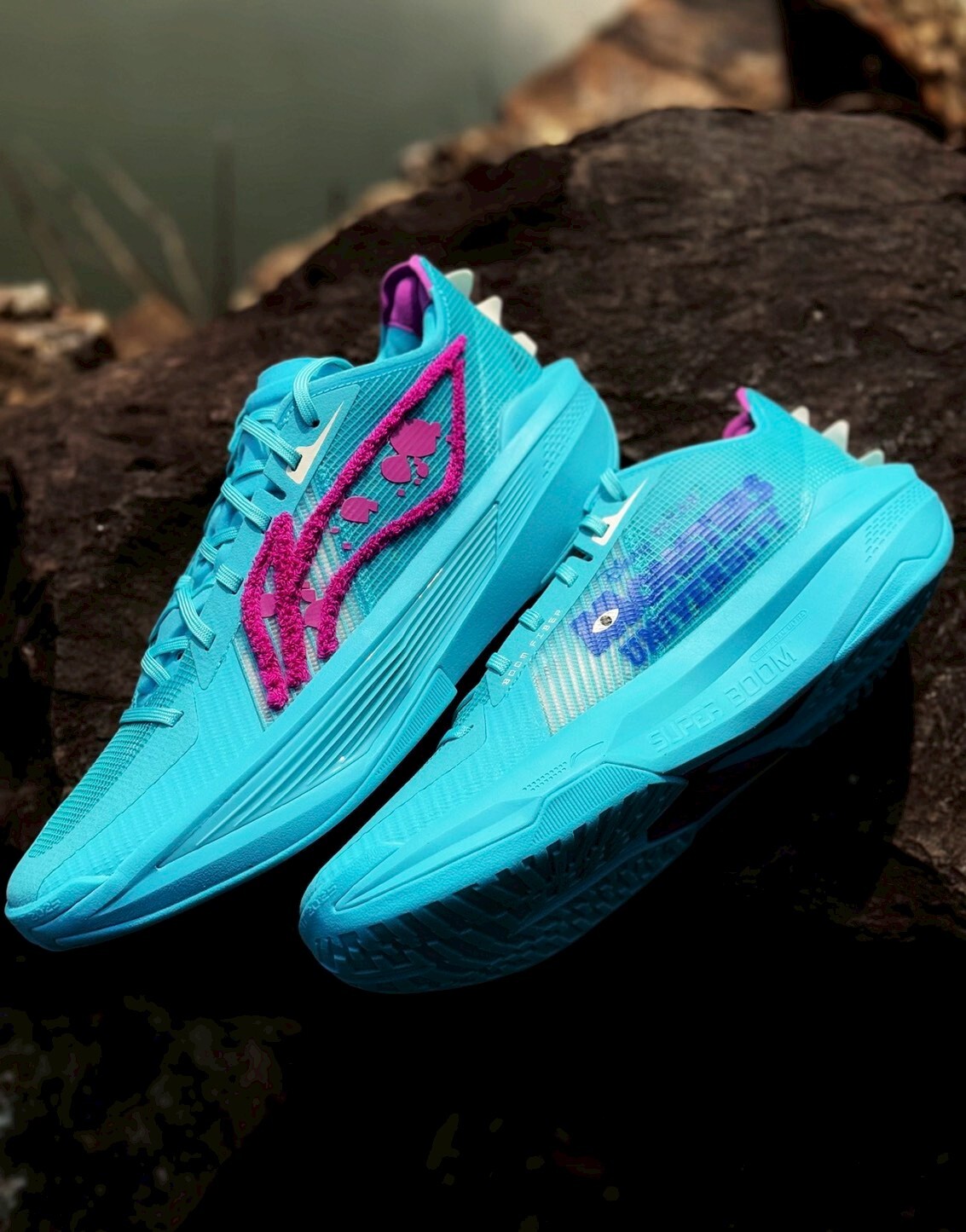 <連線代購商品>男女鞋 李寧 Disney x Li-Ning ULTRALIGHT 2025 Monsters University 迪士尼 毛怪 耐磨 緩震 支撐 實戰 籃球鞋【ABAV007-10】