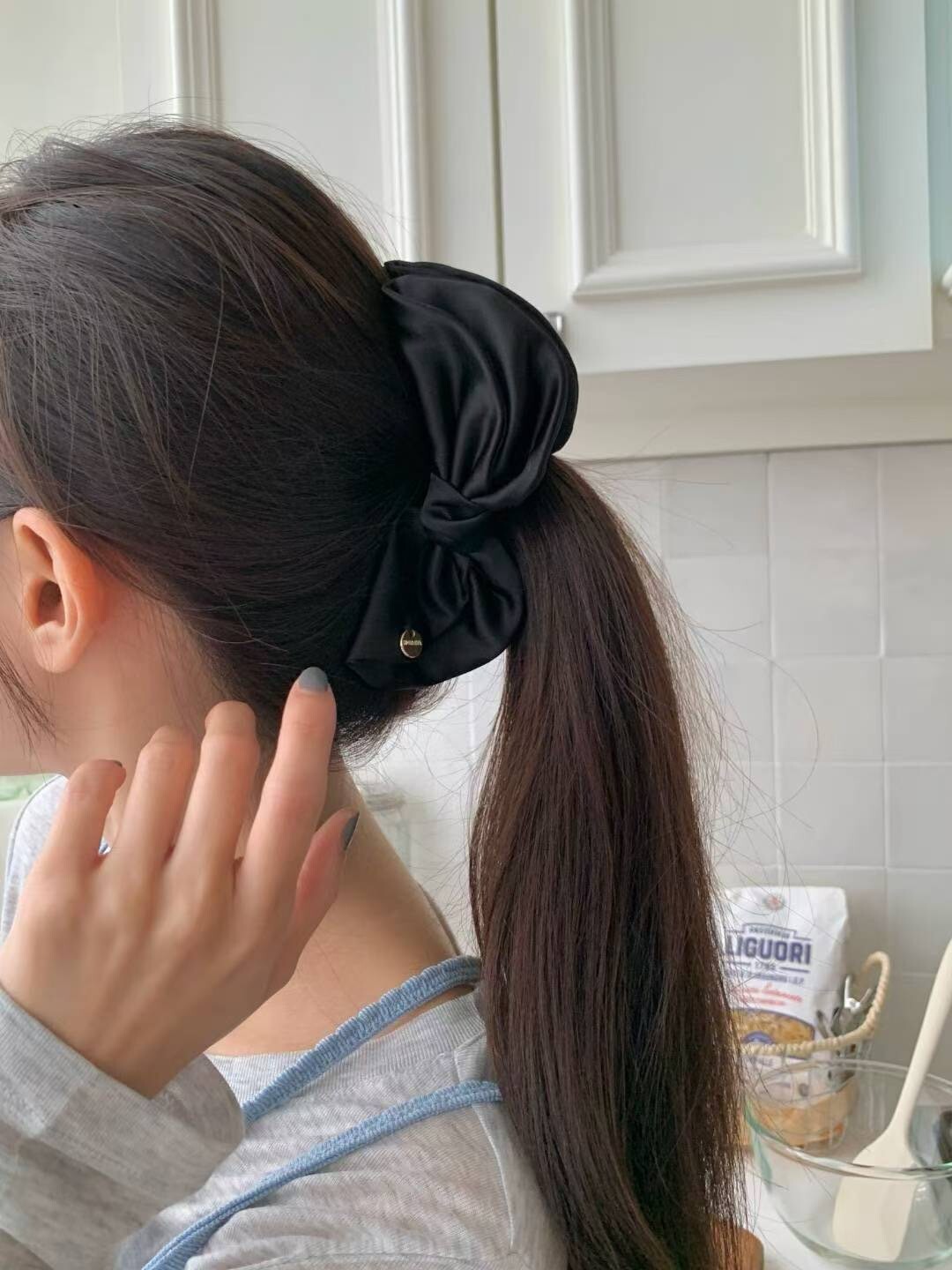 金牌綴飾緞帶蝴蝶結造型香蕉夾髮夾 / 2色