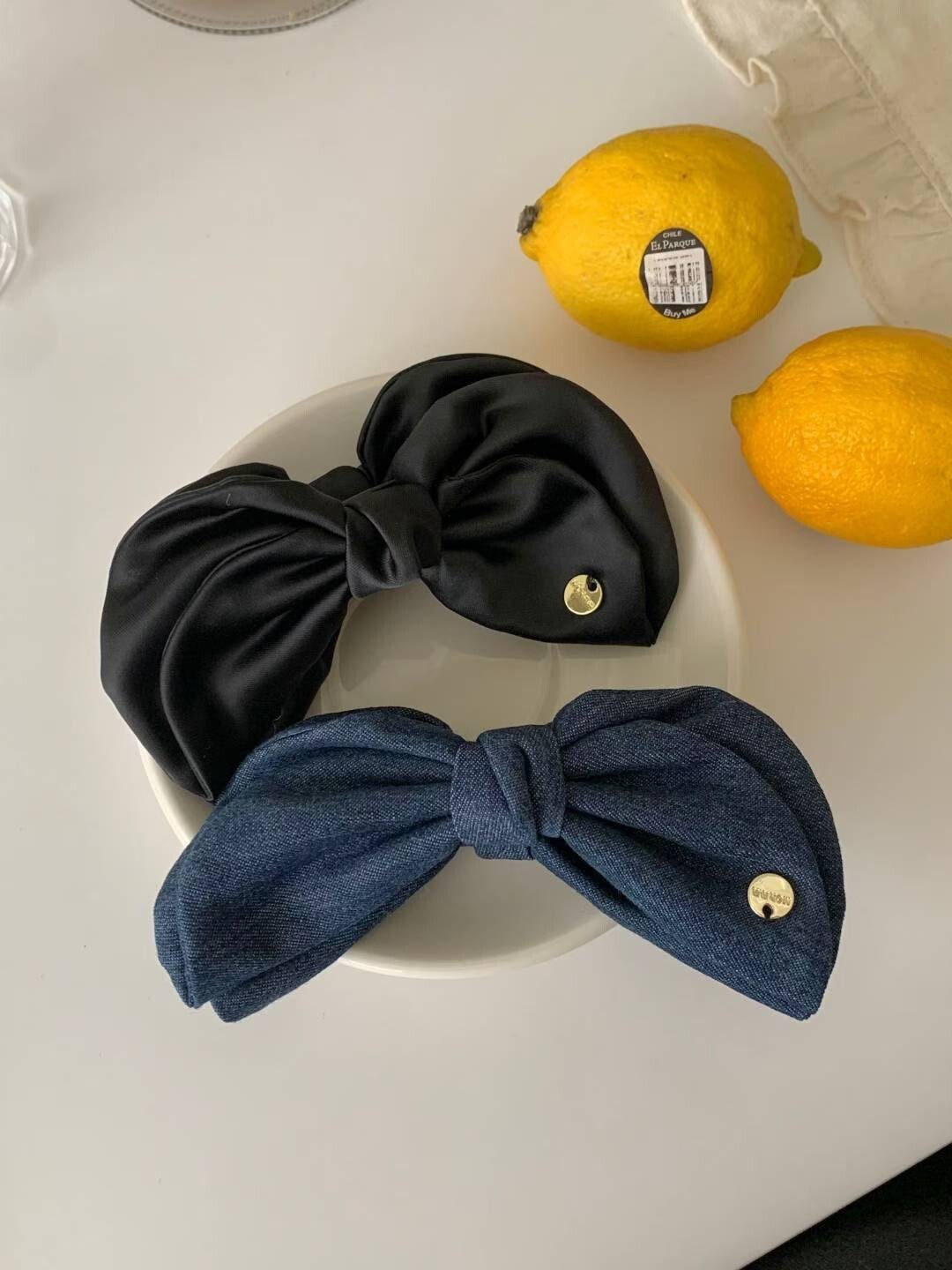 金牌綴飾緞帶蝴蝶結造型香蕉夾髮夾 / 2色